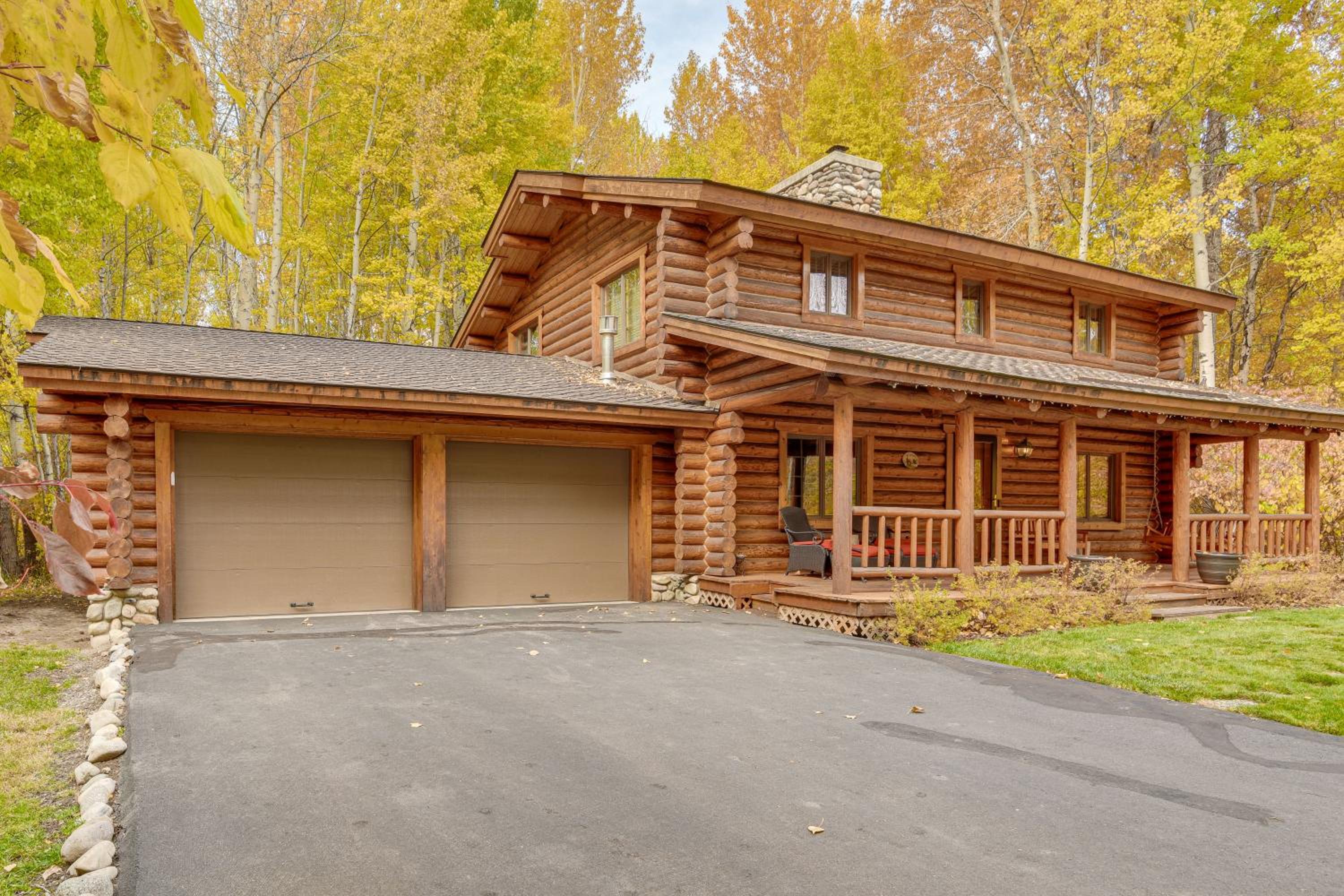 Along Big Wood River Hailey Family Cabin with Yard