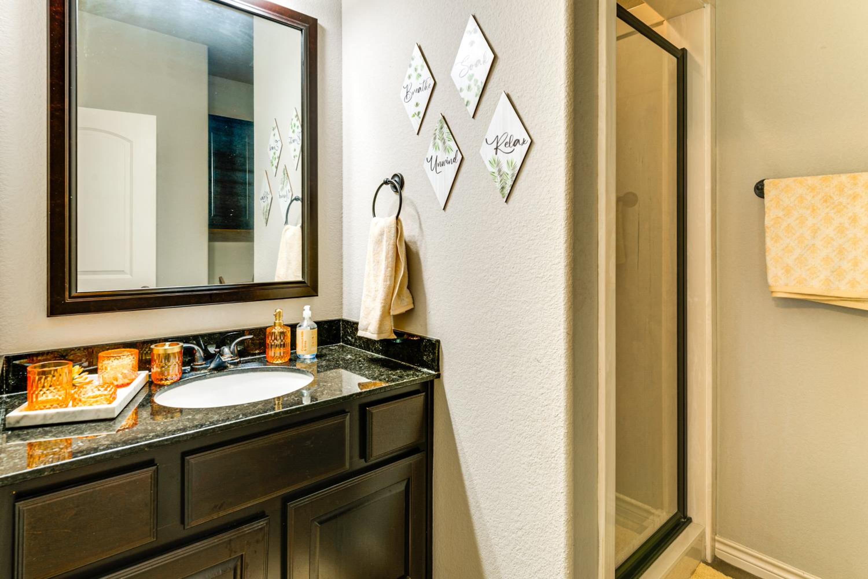 Spacious and Family-Friendly! TAMU Townhome with Yard