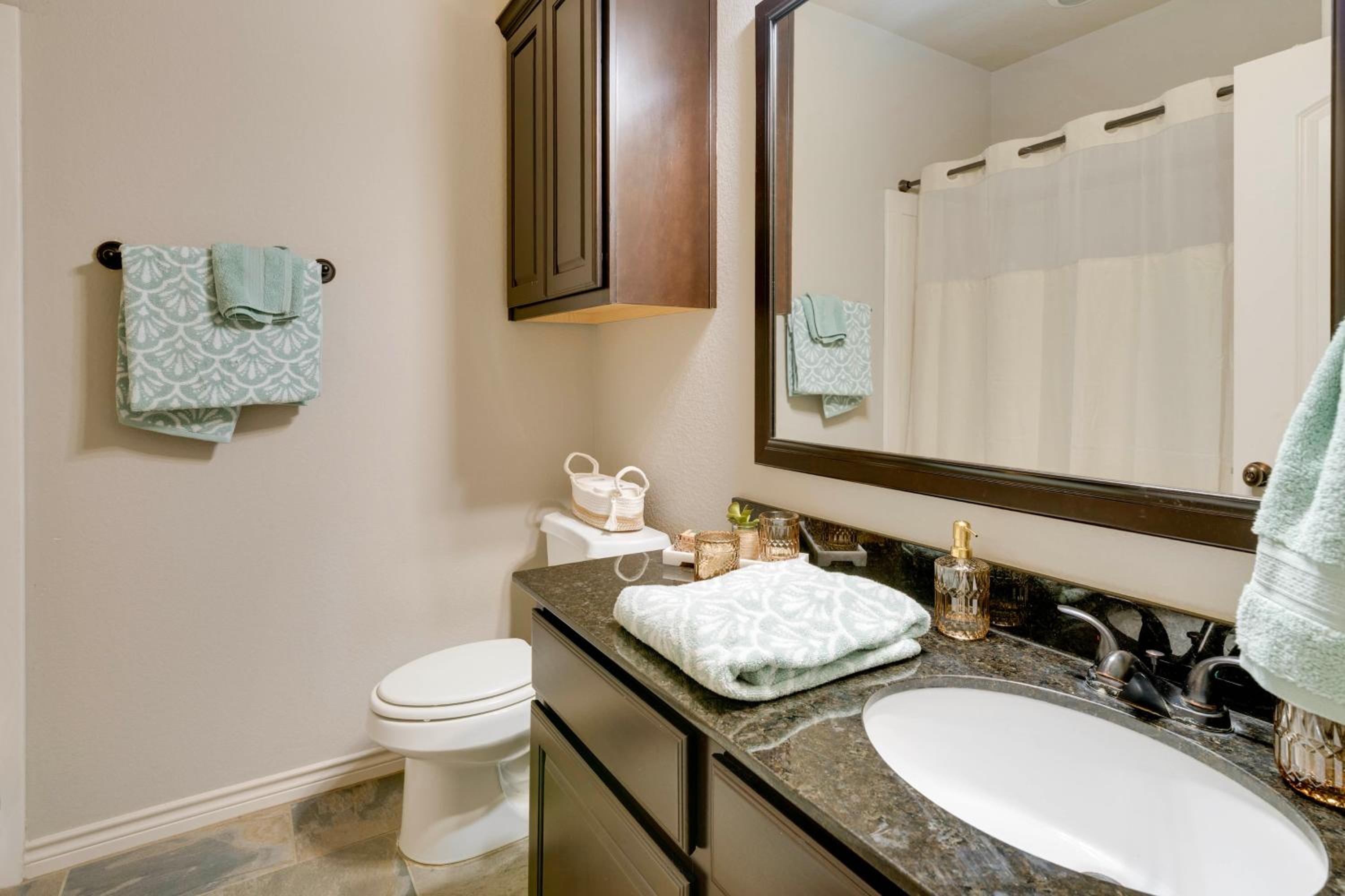 Spacious and Family-Friendly! TAMU Townhome with Yard
