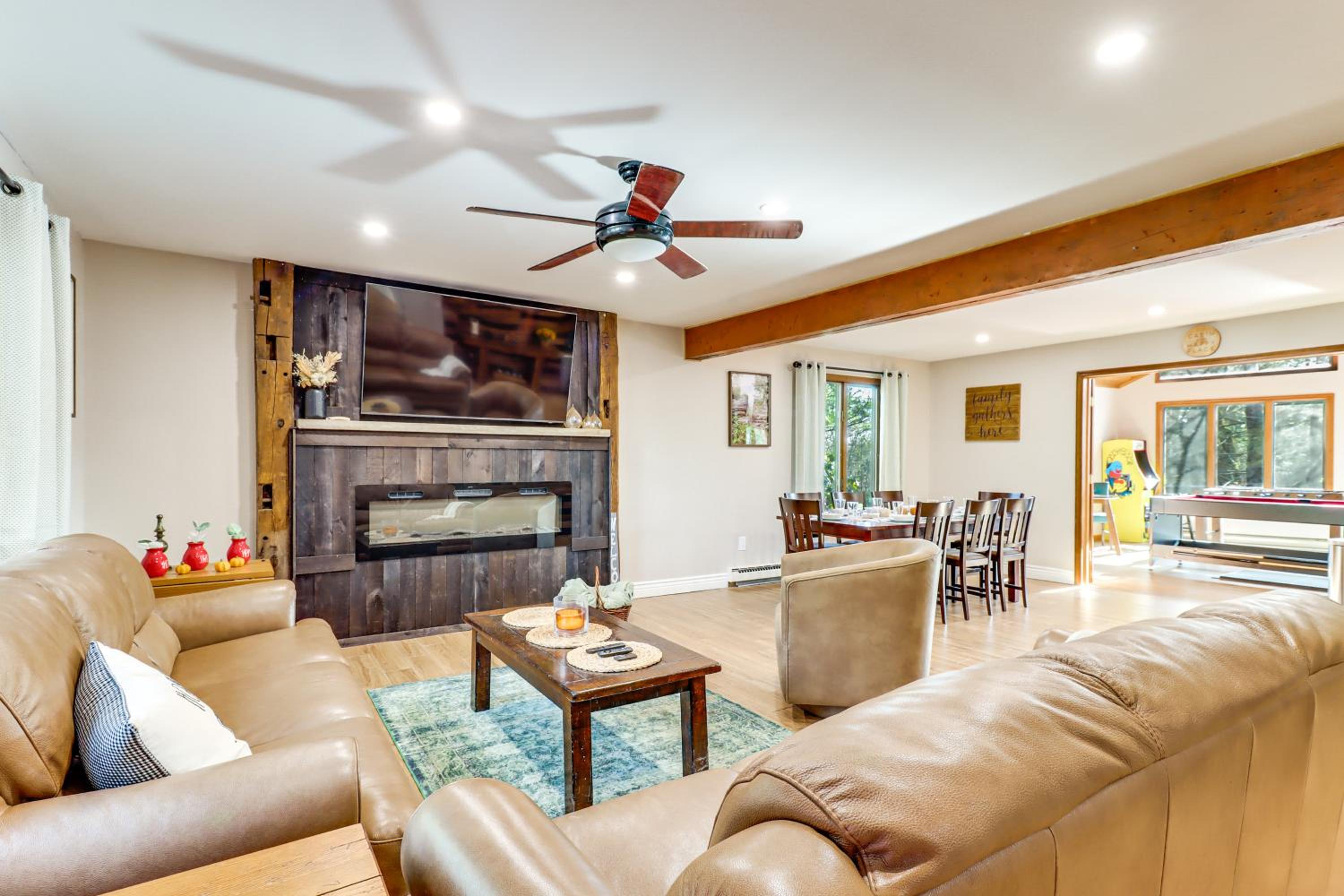 5 Mi to Jack Frost Skiing Walkable Family Home