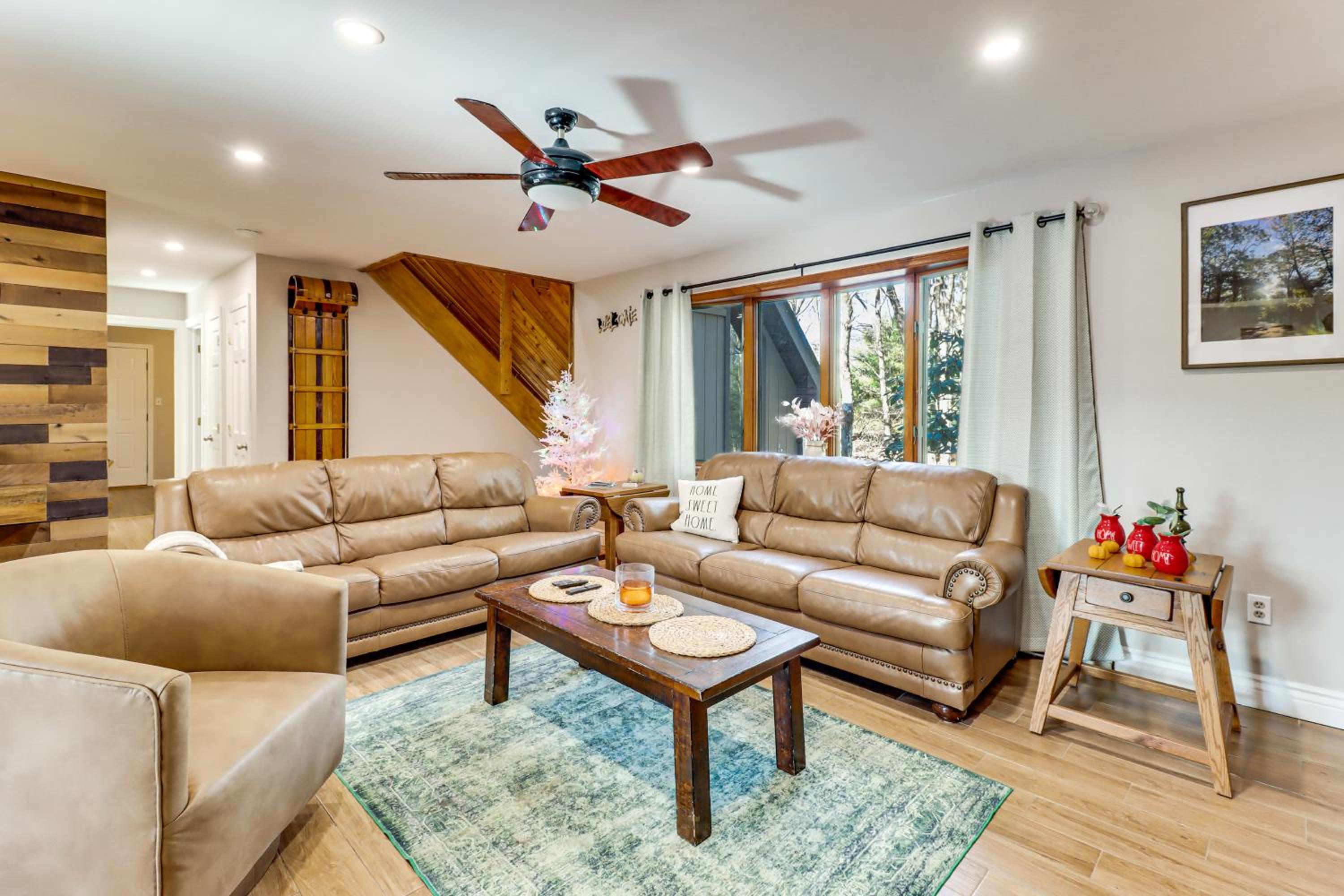 5 Mi to Jack Frost Skiing Walkable Family Home
