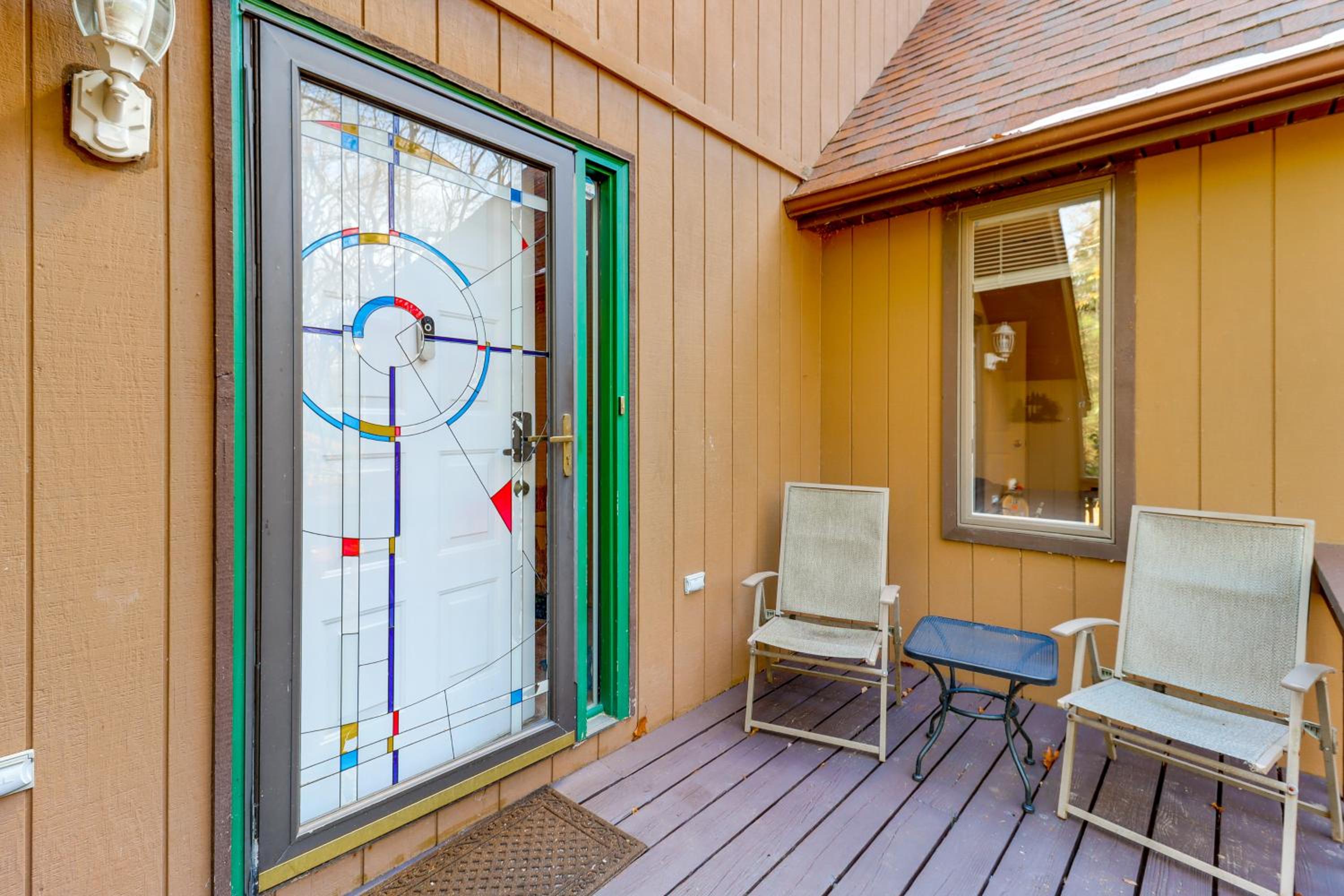 5 Mi to Jack Frost Skiing Walkable Family Home