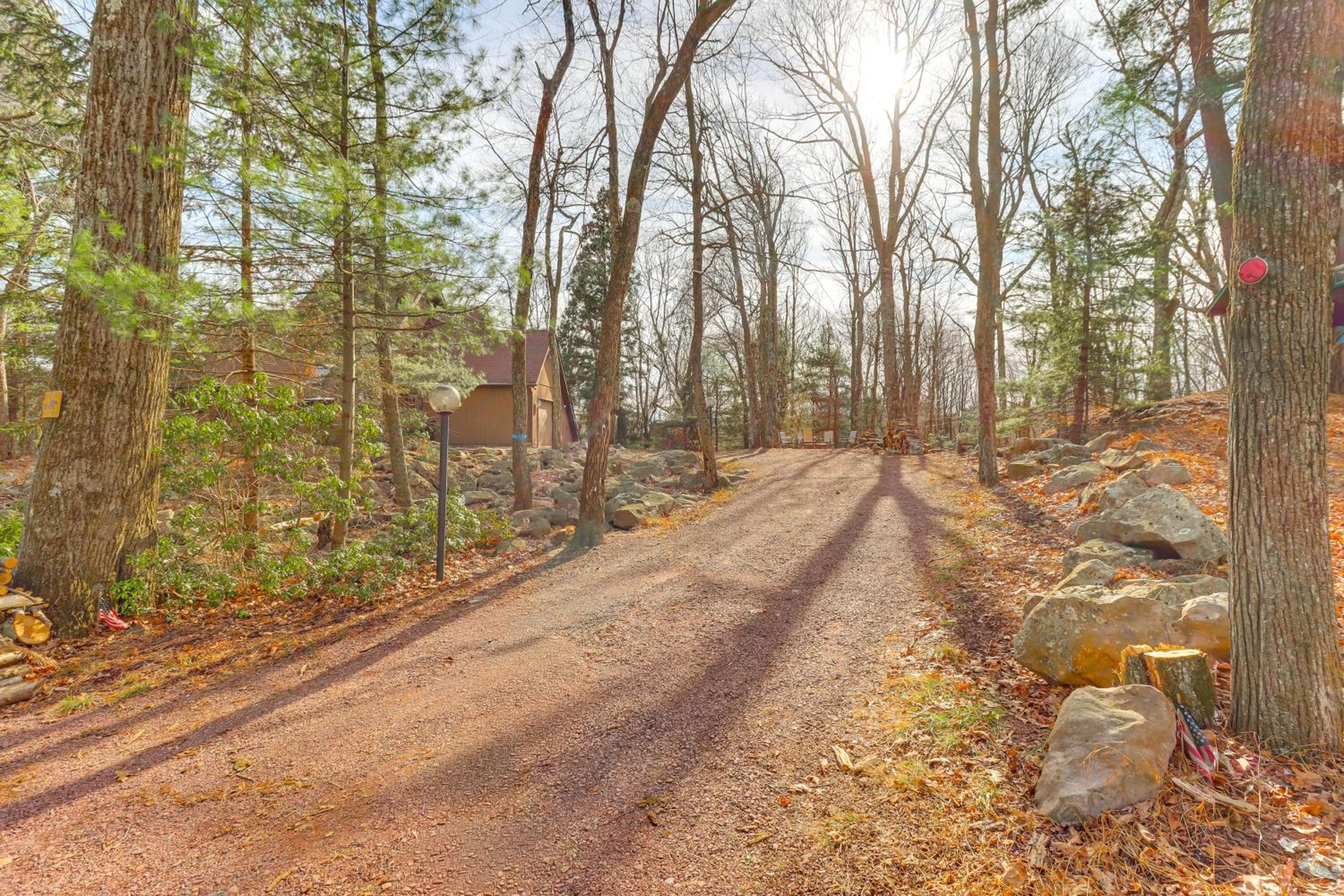 5 Mi to Jack Frost Skiing Walkable Family Home