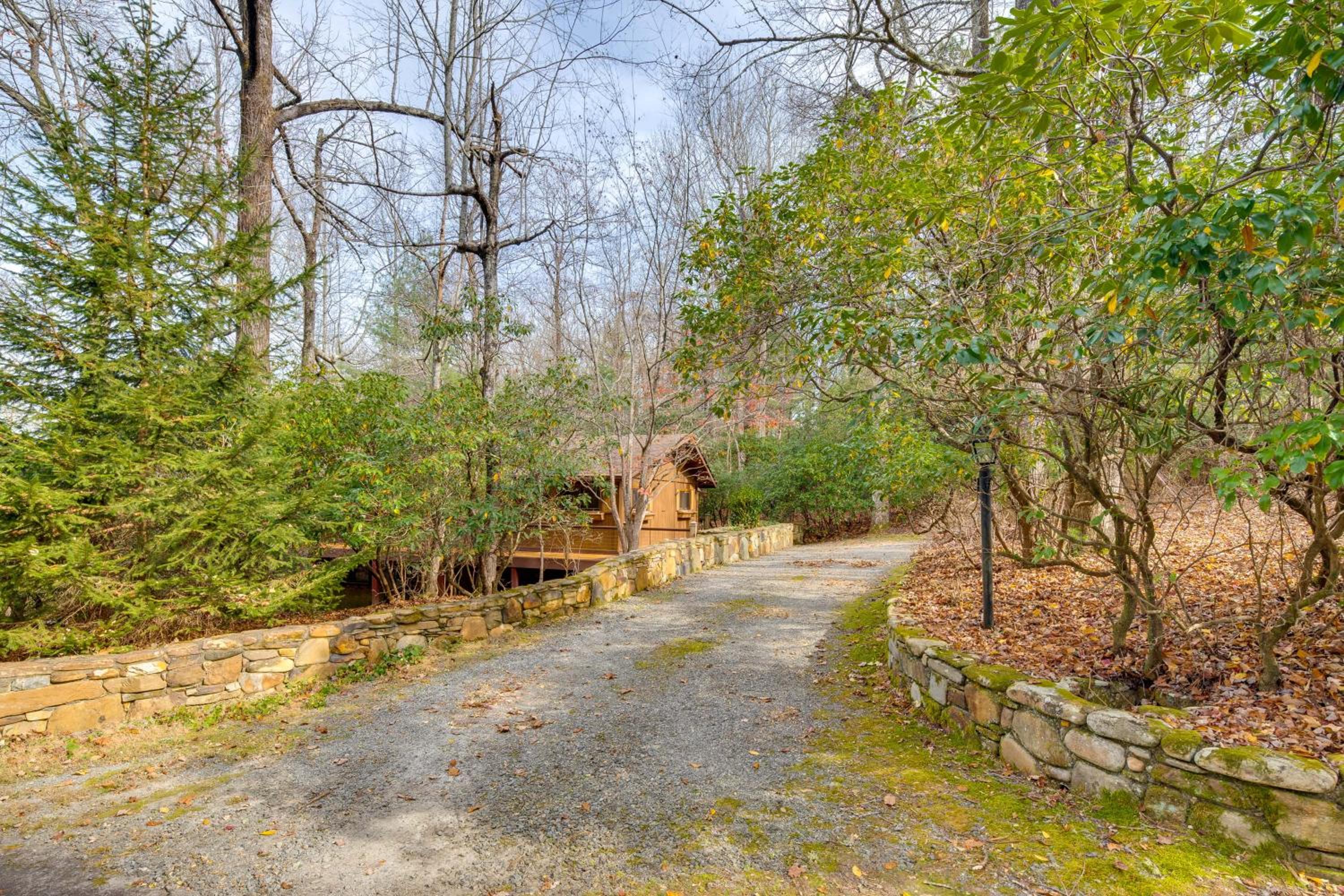 Blue Ridge Mtns Hikers Haven with On-Site Trails