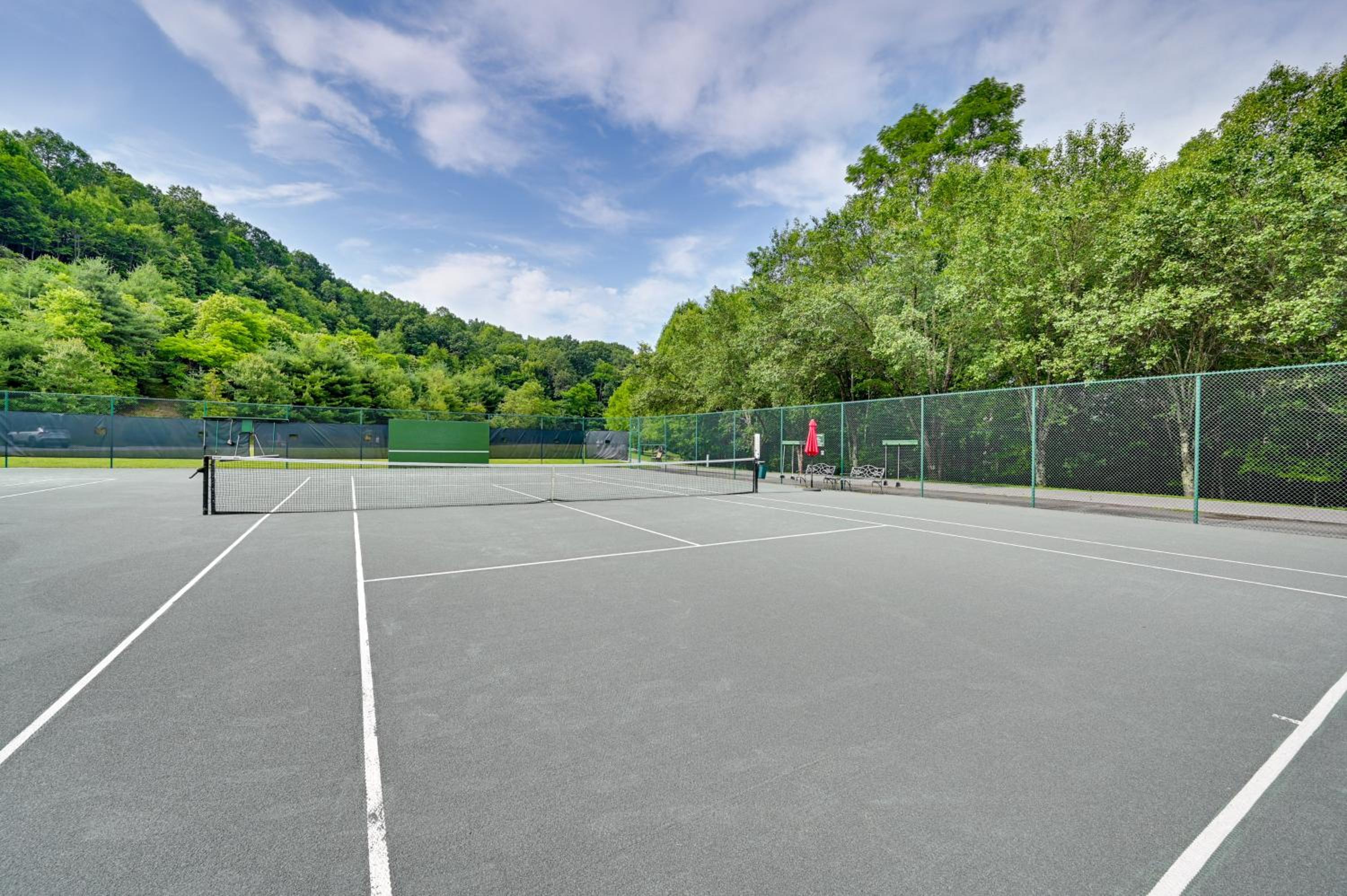 Blue Ridge Mtns Hikers Haven with On-Site Trails