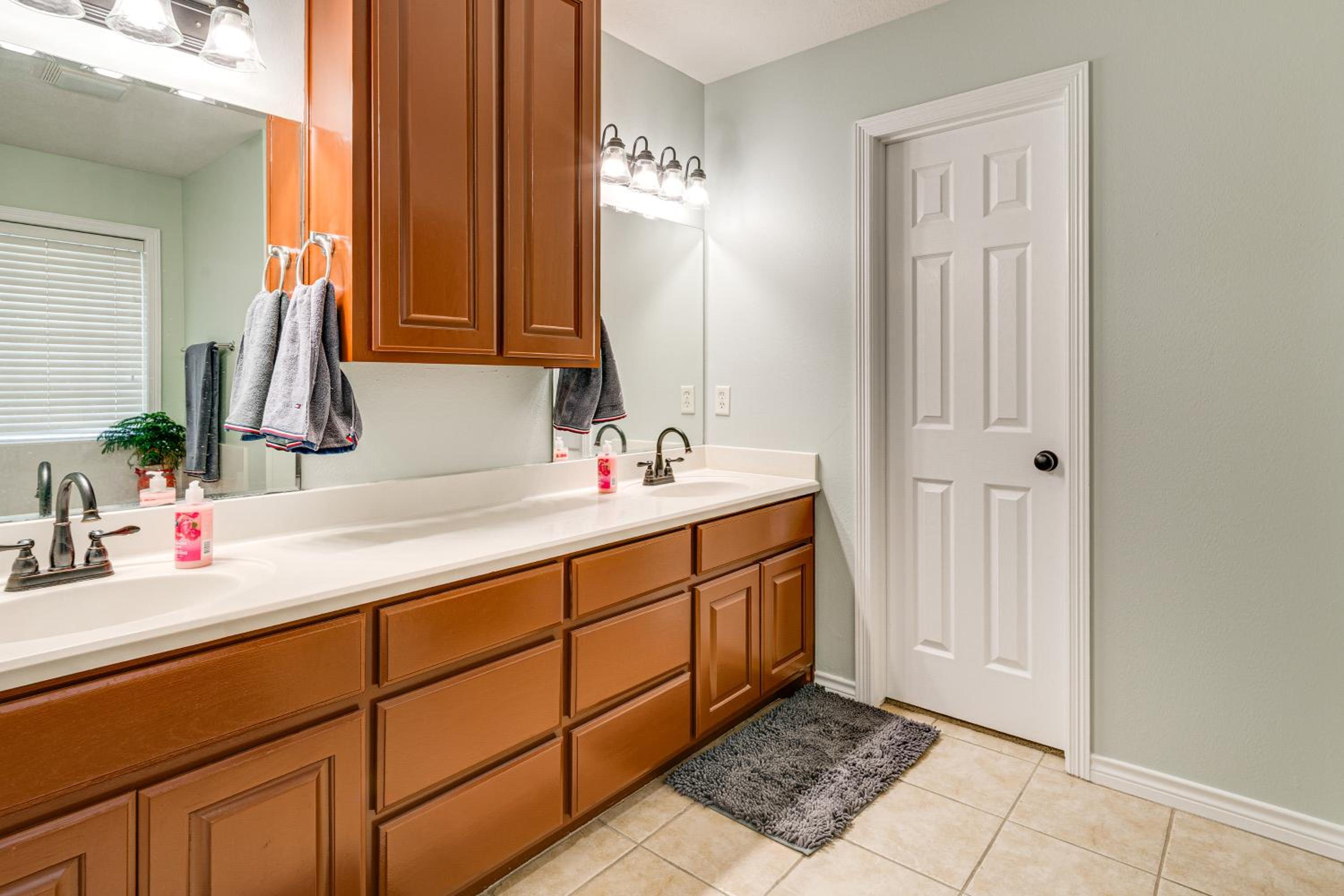 Gateway to Aggieland! College Station Family Home