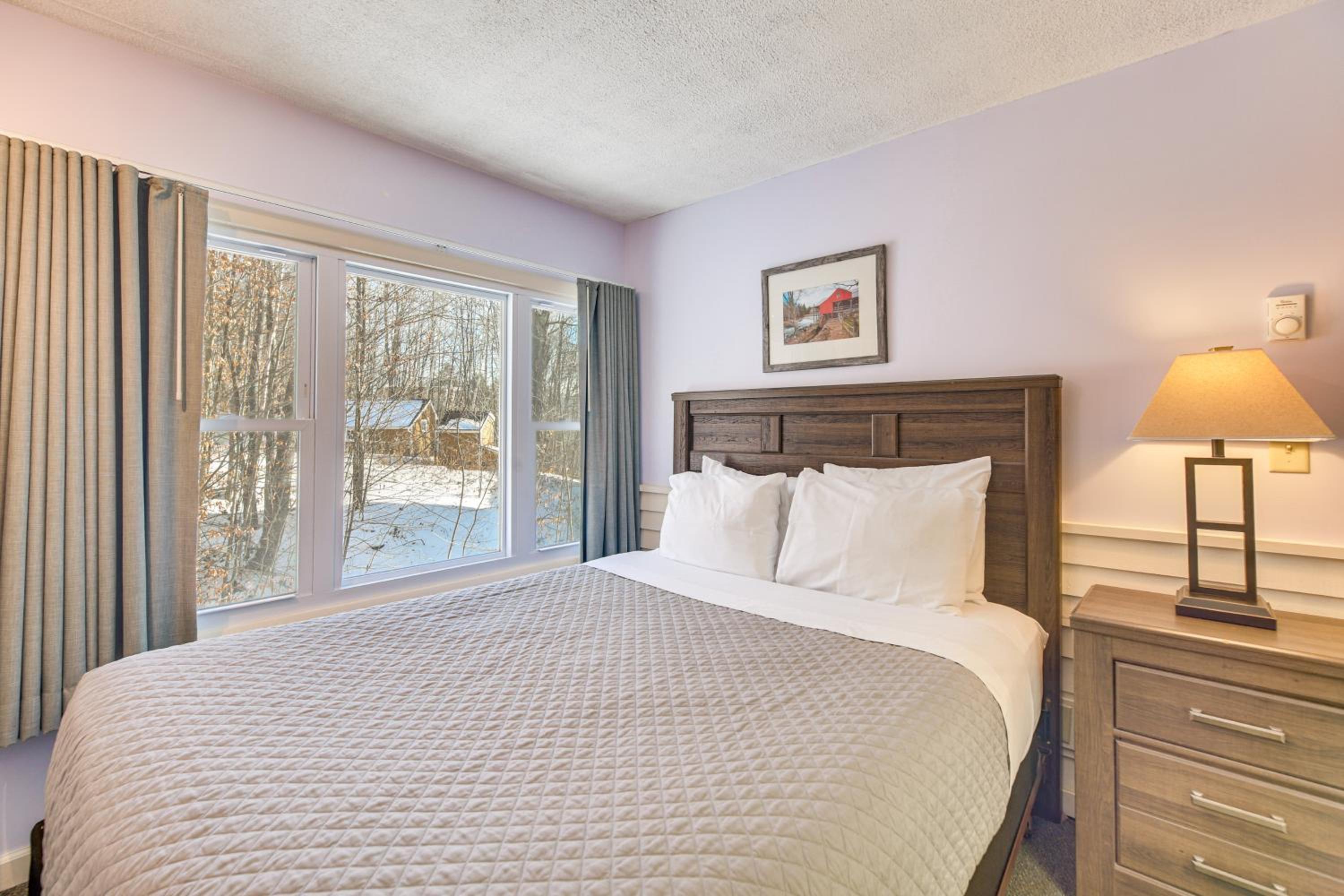 Walk to Ski Shuttle! Mountainside Resort Condo