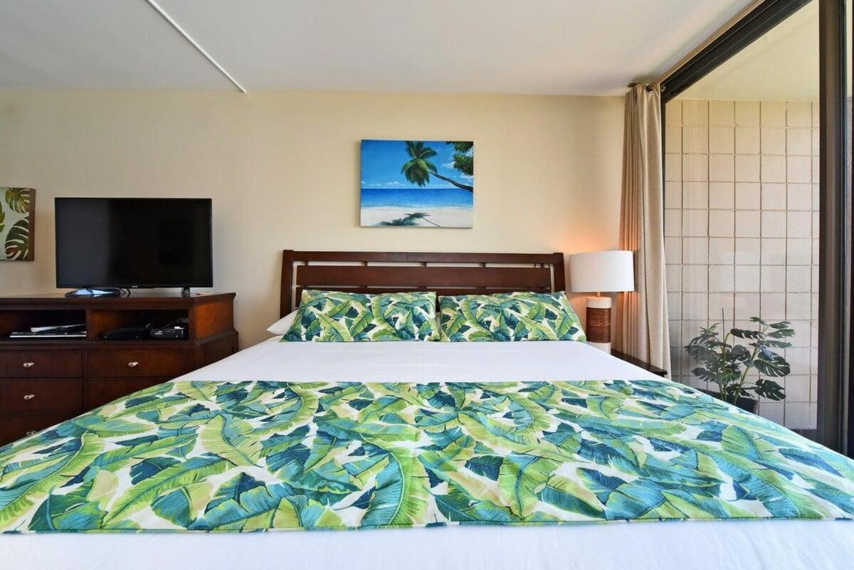 Valley Isle 407 · VI 407 BeachFront Studio w Pool