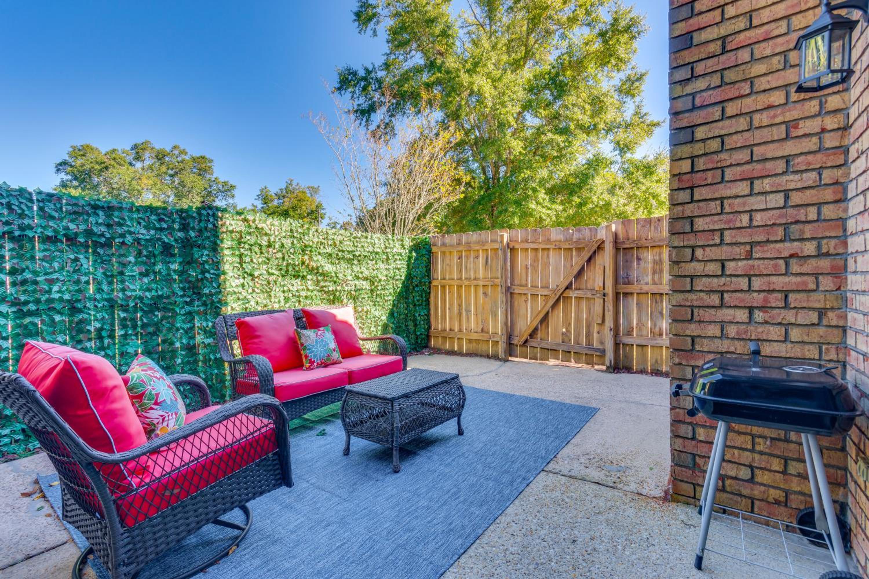 Pensacola Condo with Patio by Hospitals and Dining