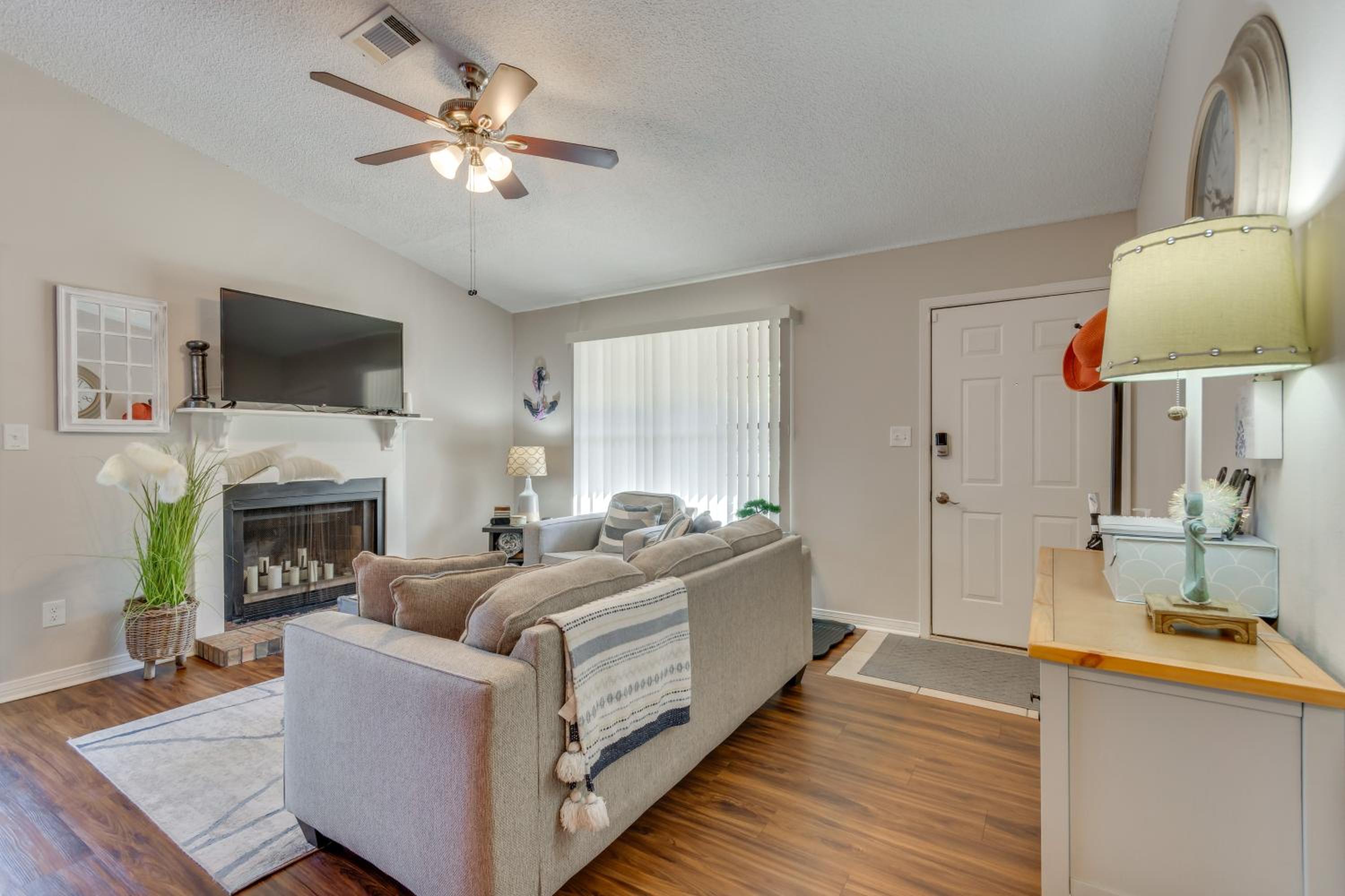 Pensacola Condo with Patio by Hospitals and Dining