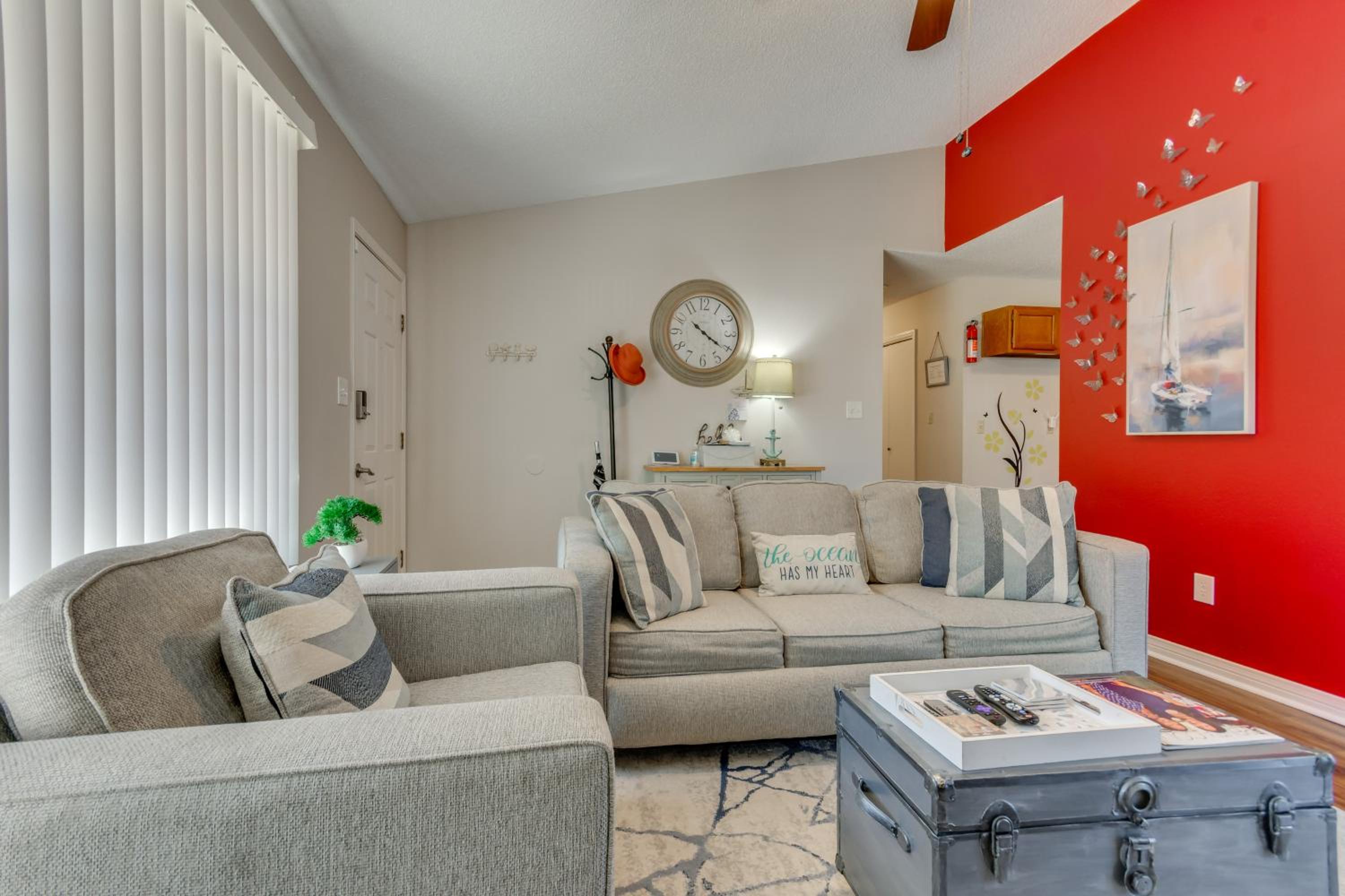 Pensacola Condo with Patio by Hospitals and Dining
