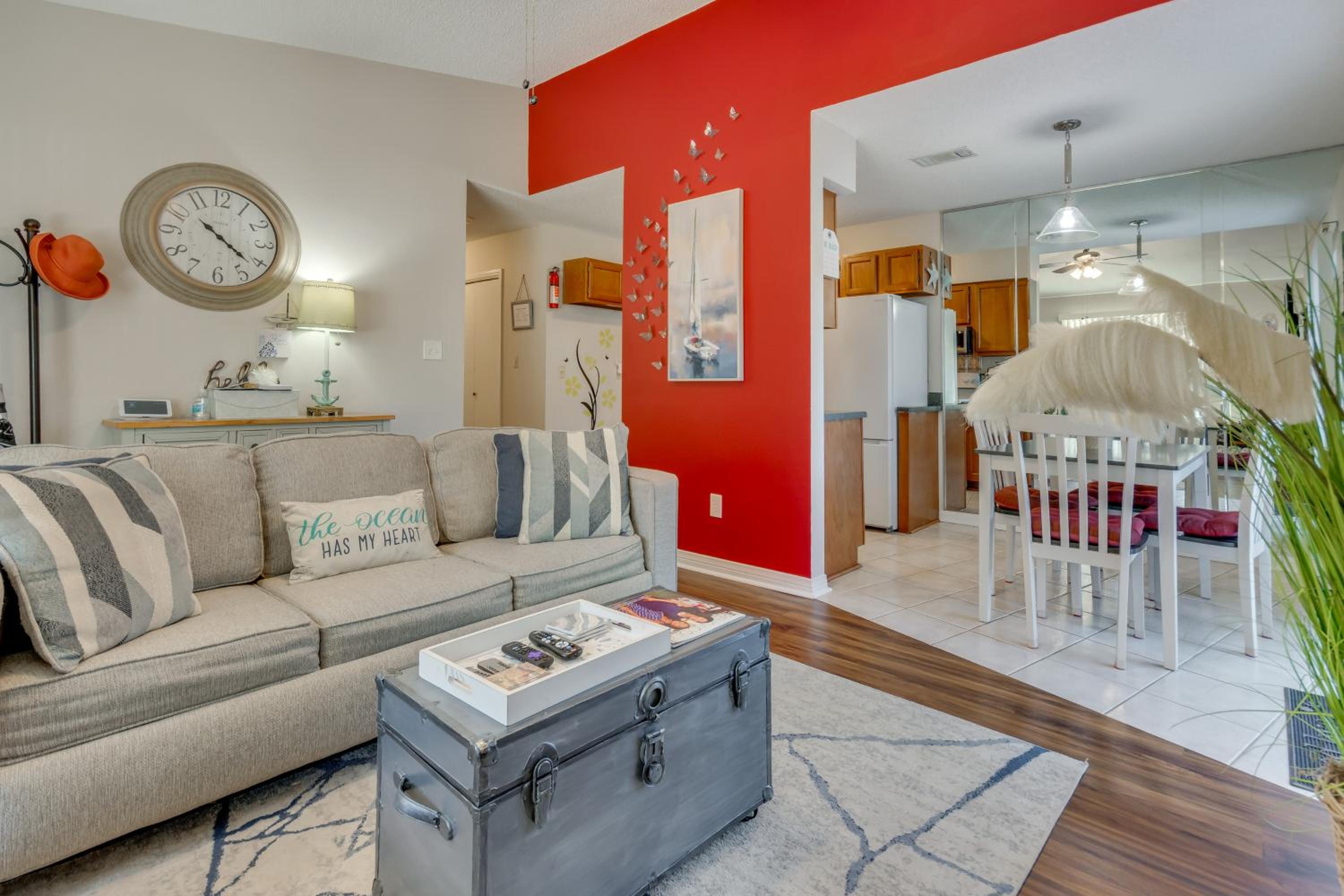 Pensacola Condo with Patio by Hospitals and Dining