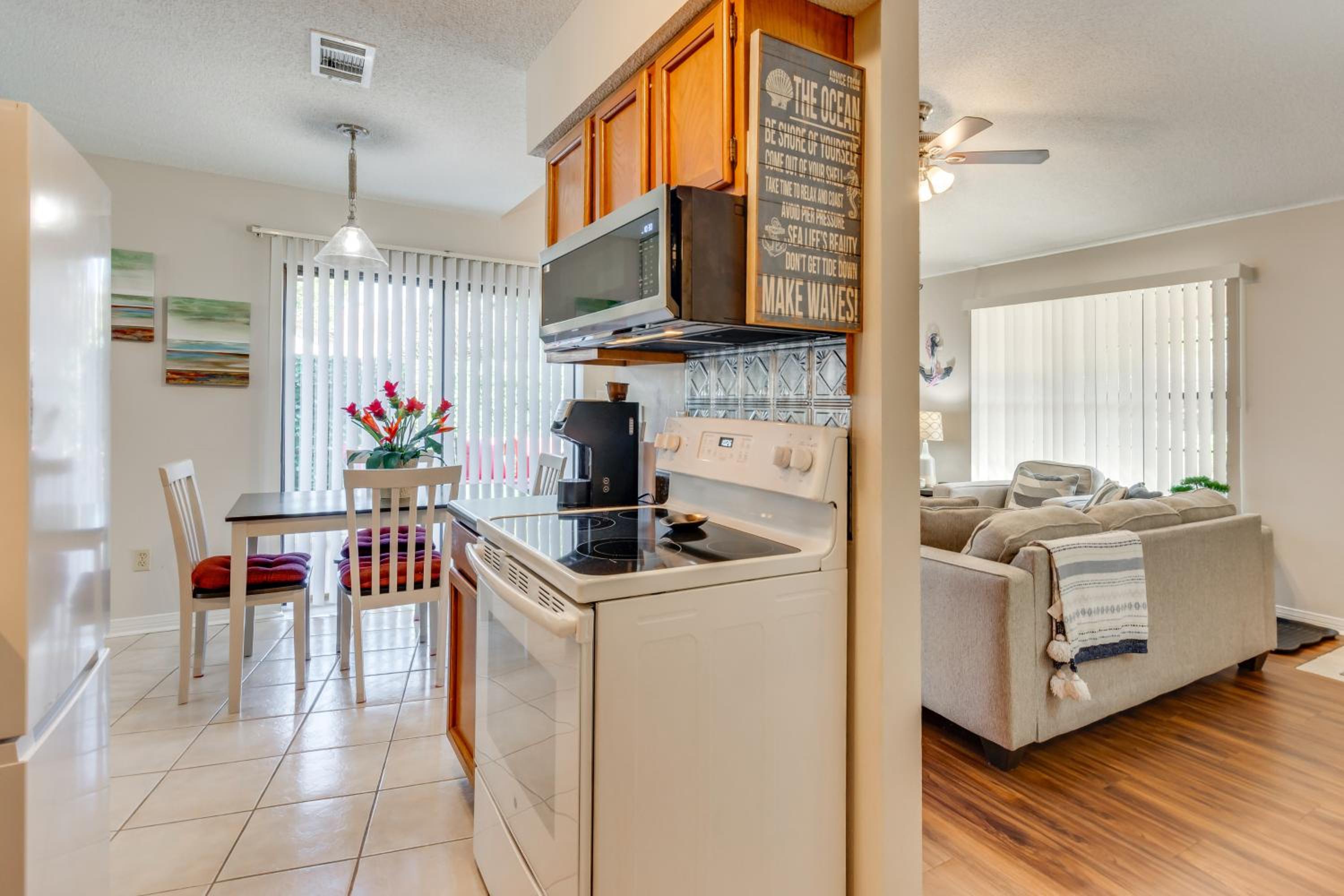 Pensacola Condo with Patio by Hospitals and Dining