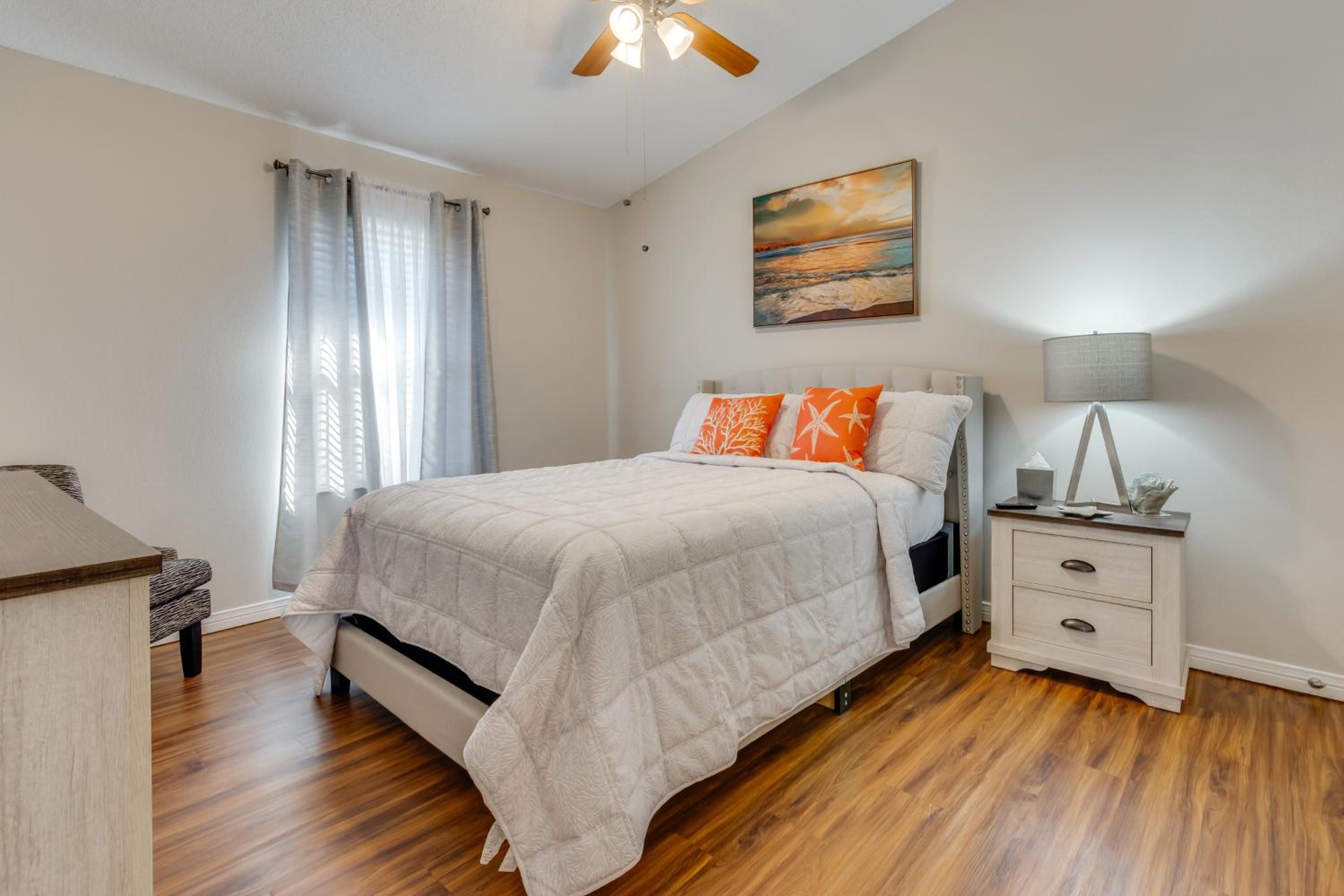 Pensacola Condo with Patio by Hospitals and Dining