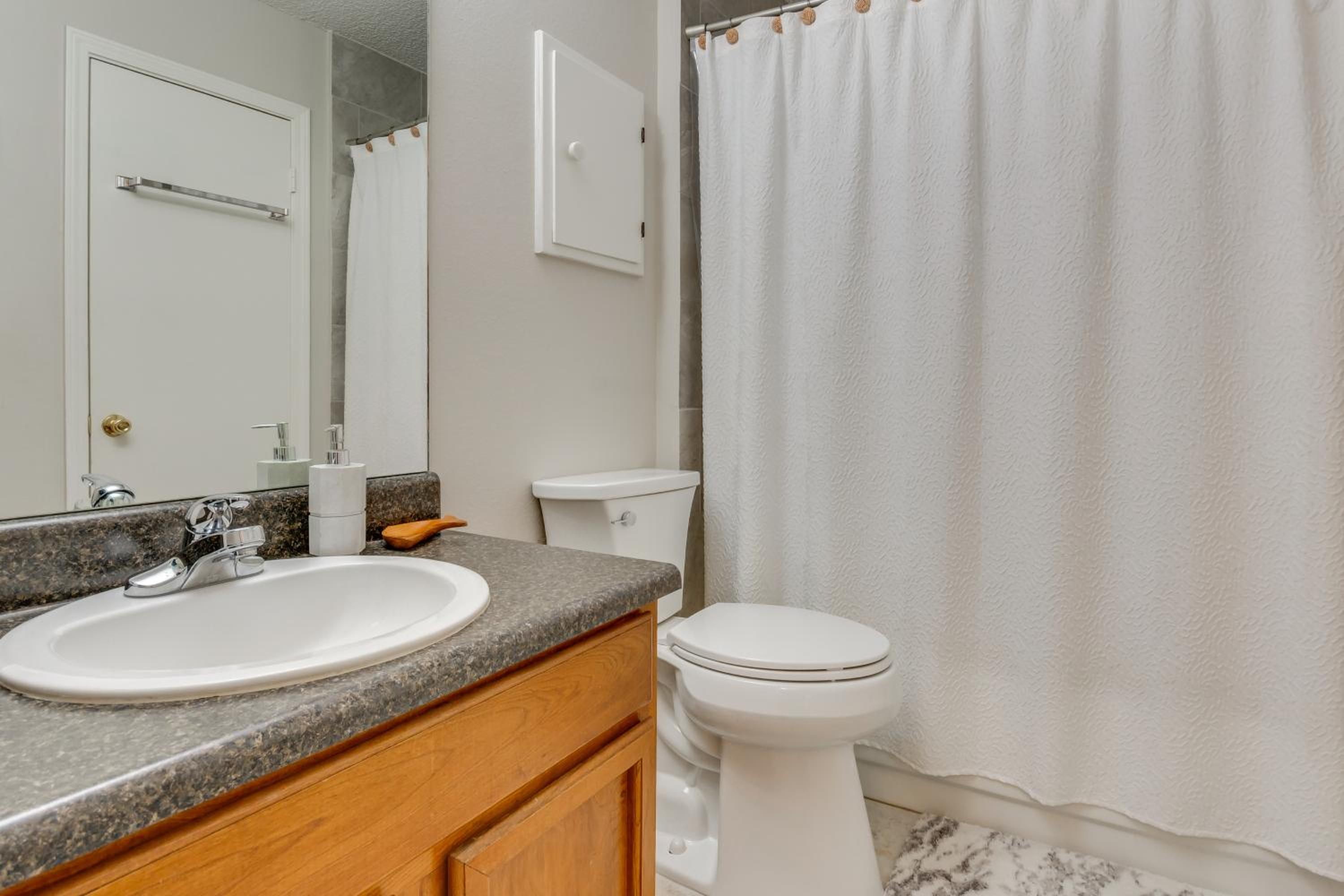 Pensacola Condo with Patio by Hospitals and Dining