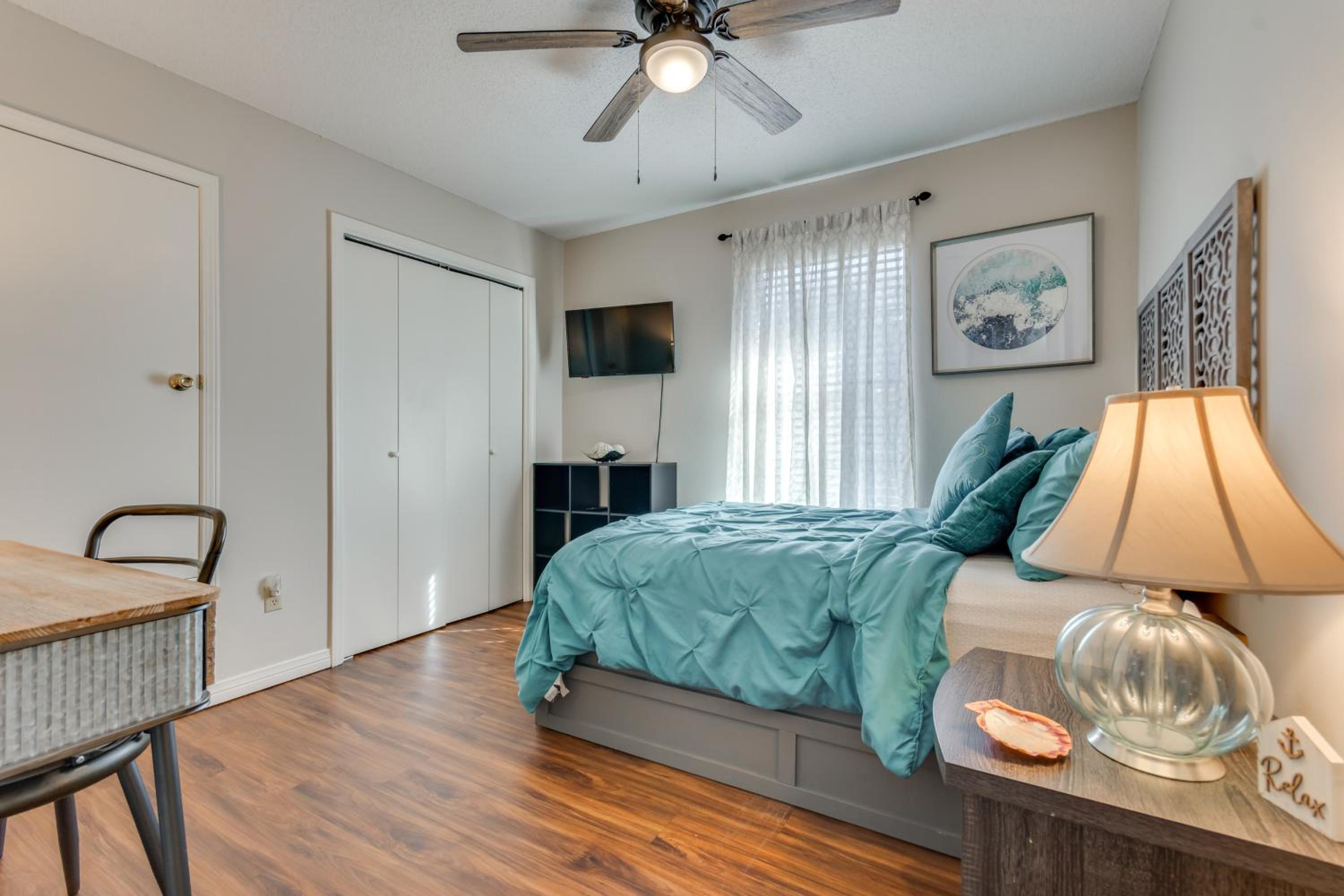Pensacola Condo with Patio by Hospitals and Dining