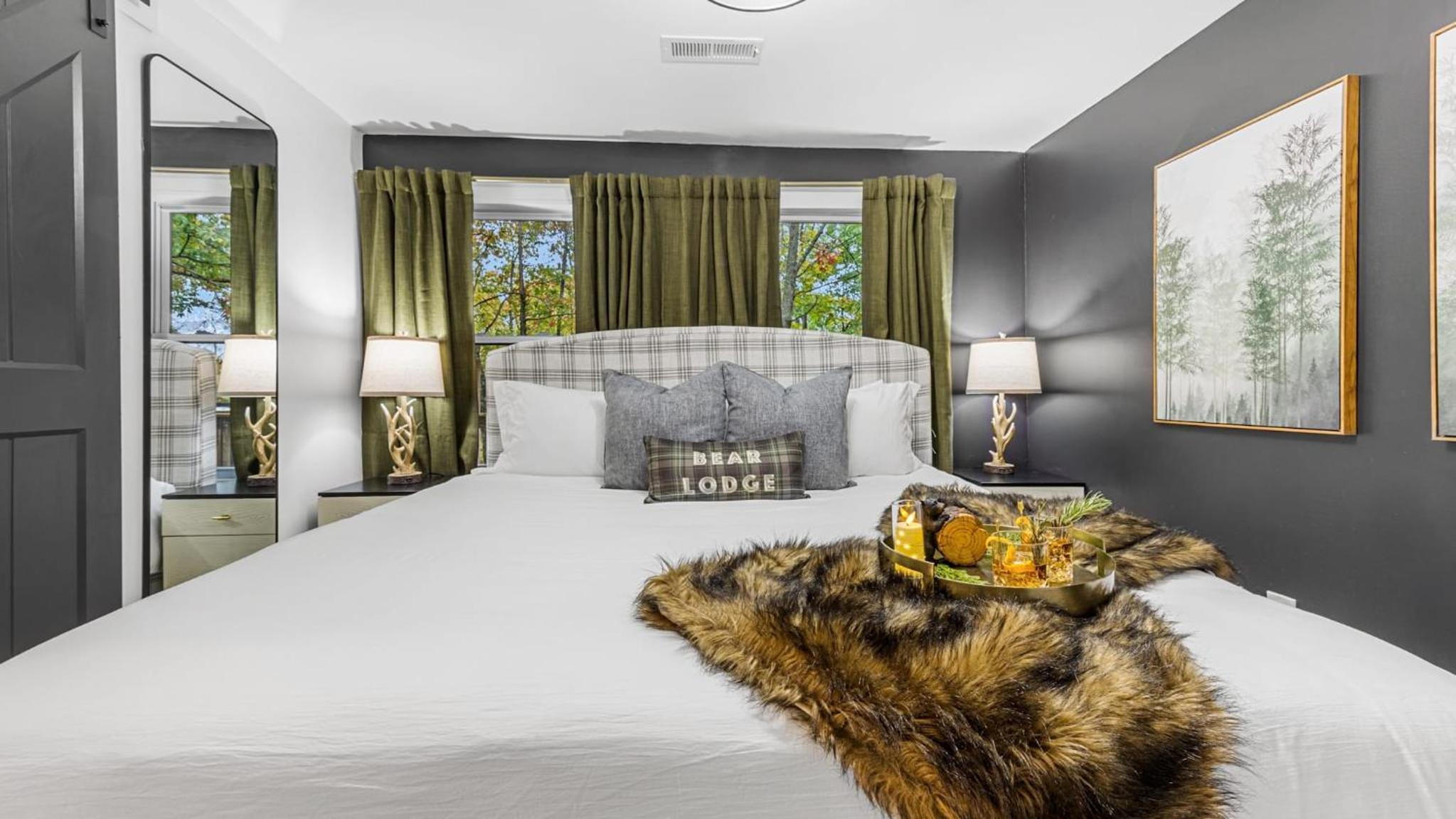 Lodge-Style Home Near Gatlinburg w Theater Hot Tub Game Room Evergreen Escape by AvantStay
