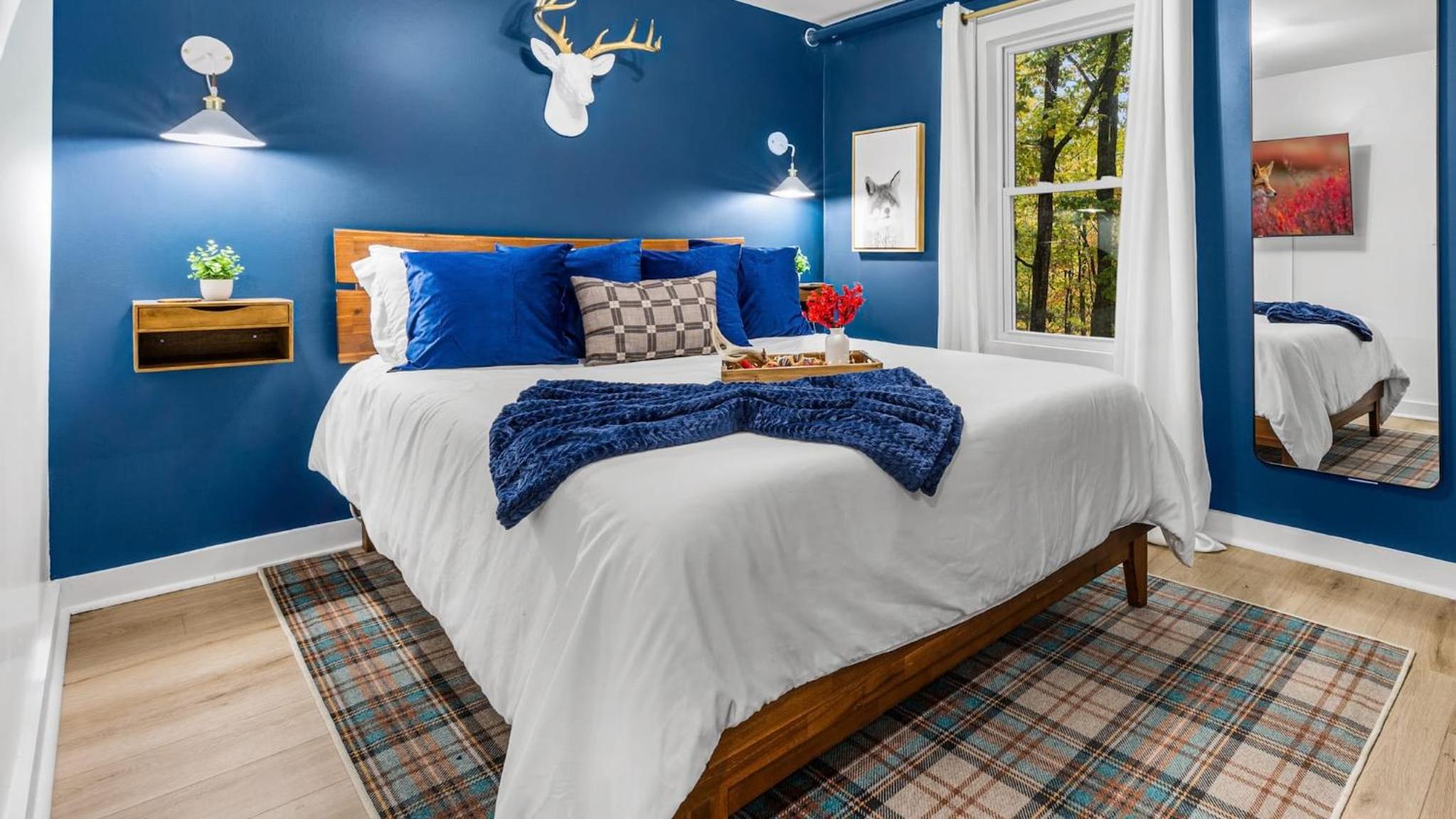 Lodge-Style Home Near Gatlinburg w Theater Hot Tub Game Room Evergreen Escape by AvantStay
