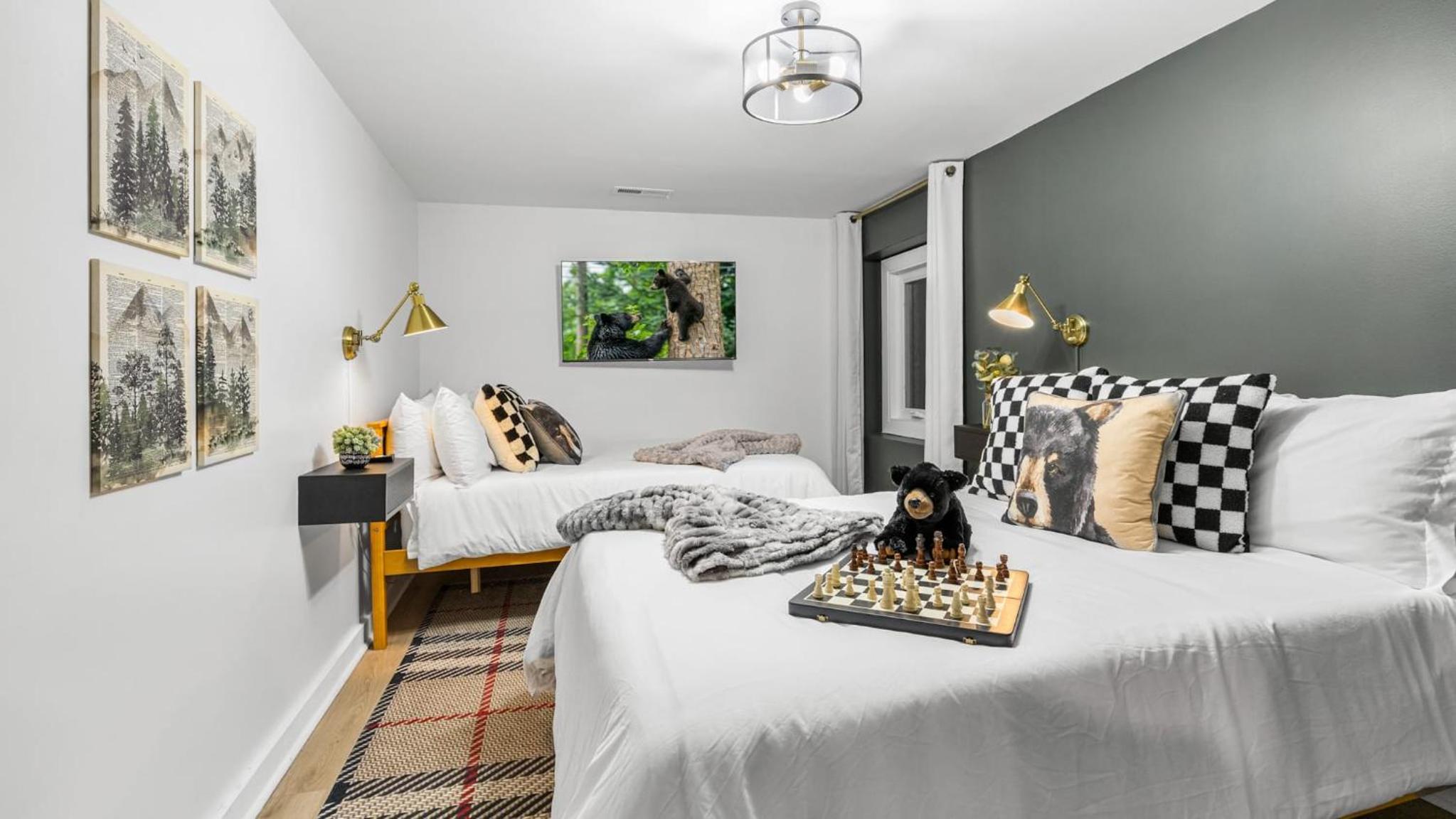 Lodge-Style Home Near Gatlinburg w Theater Hot Tub Game Room Evergreen Escape by AvantStay