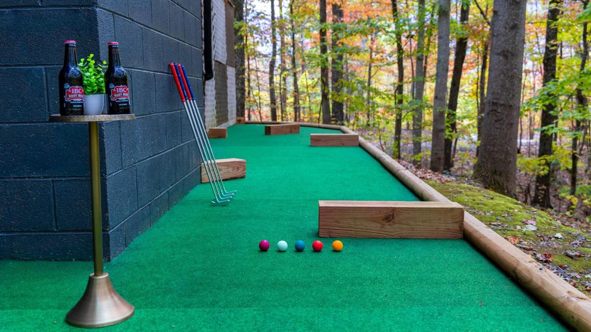 Lodge-Style Home Near Gatlinburg w Theater Hot Tub Game Room Evergreen Escape by AvantStay