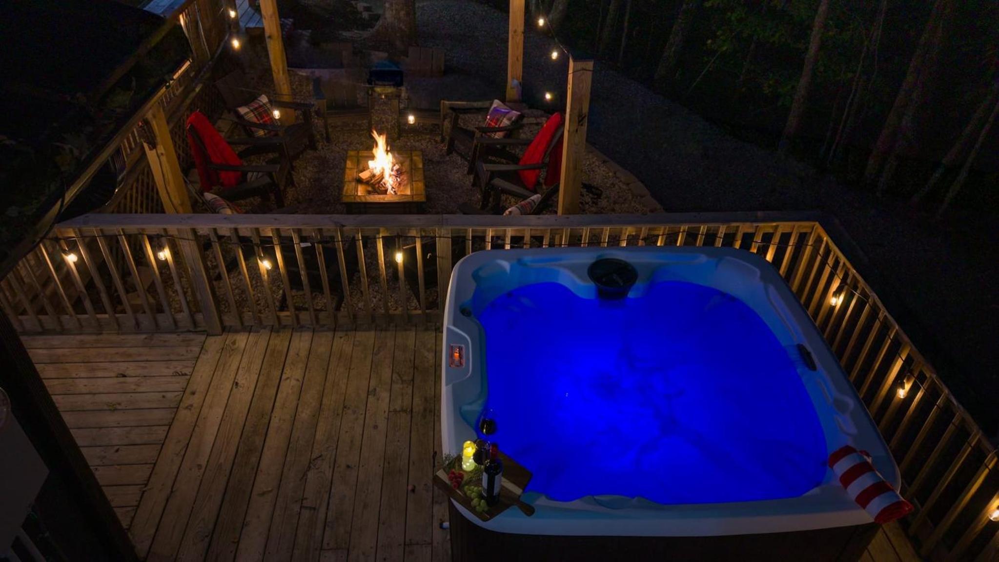 Lodge-Style Home Near Gatlinburg w Theater Hot Tub Game Room Evergreen Escape by AvantStay