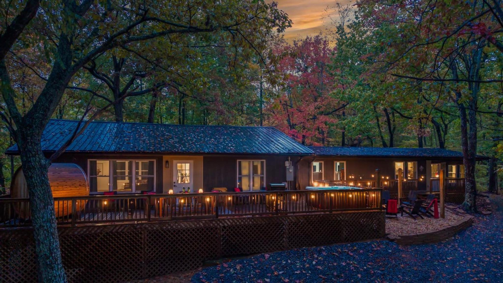 Lodge-Style Home Near Gatlinburg w Theater Hot Tub Game Room Evergreen Escape by AvantStay