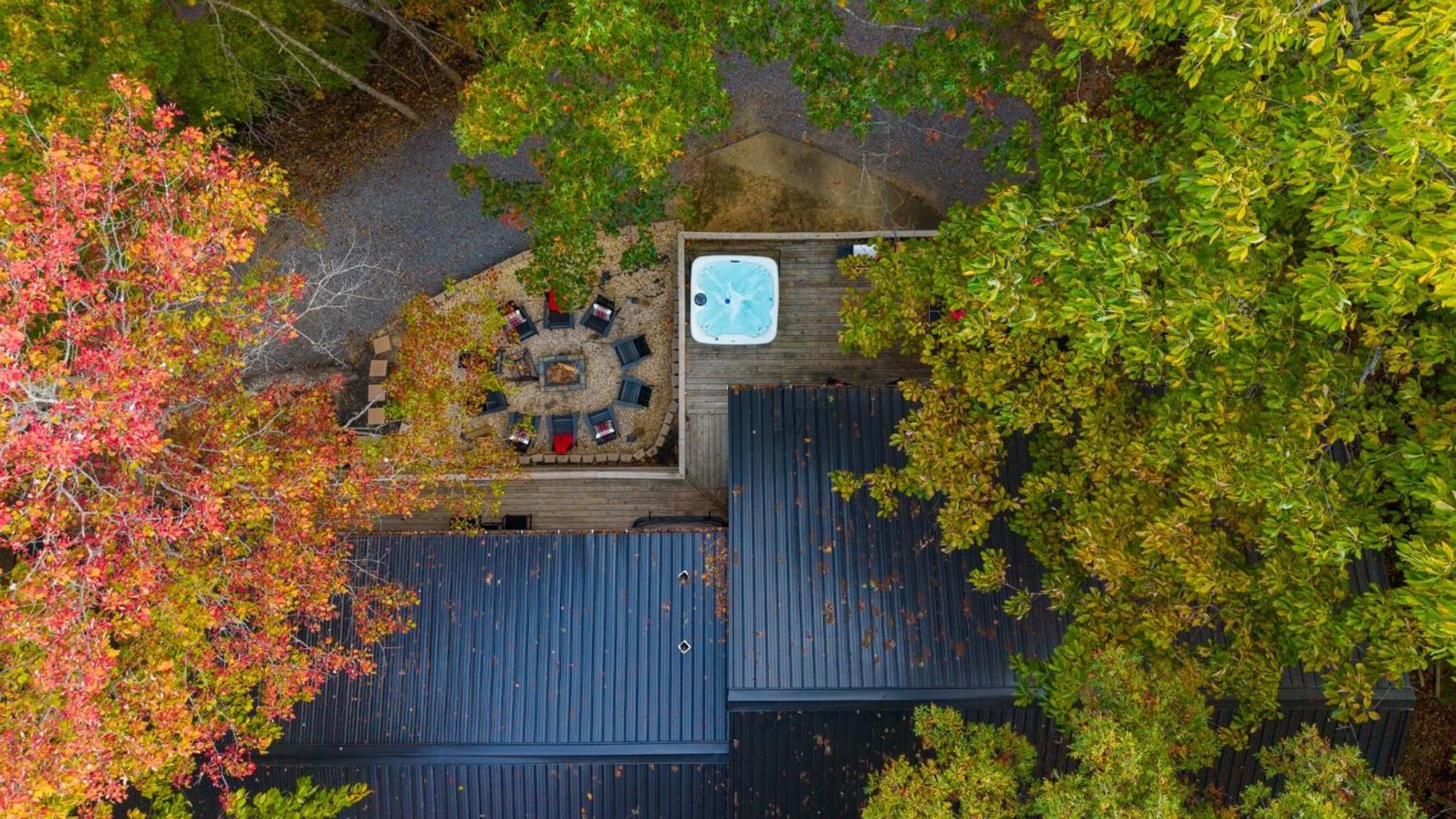 Lodge-Style Home Near Gatlinburg w Theater Hot Tub Game Room Evergreen Escape by AvantStay
