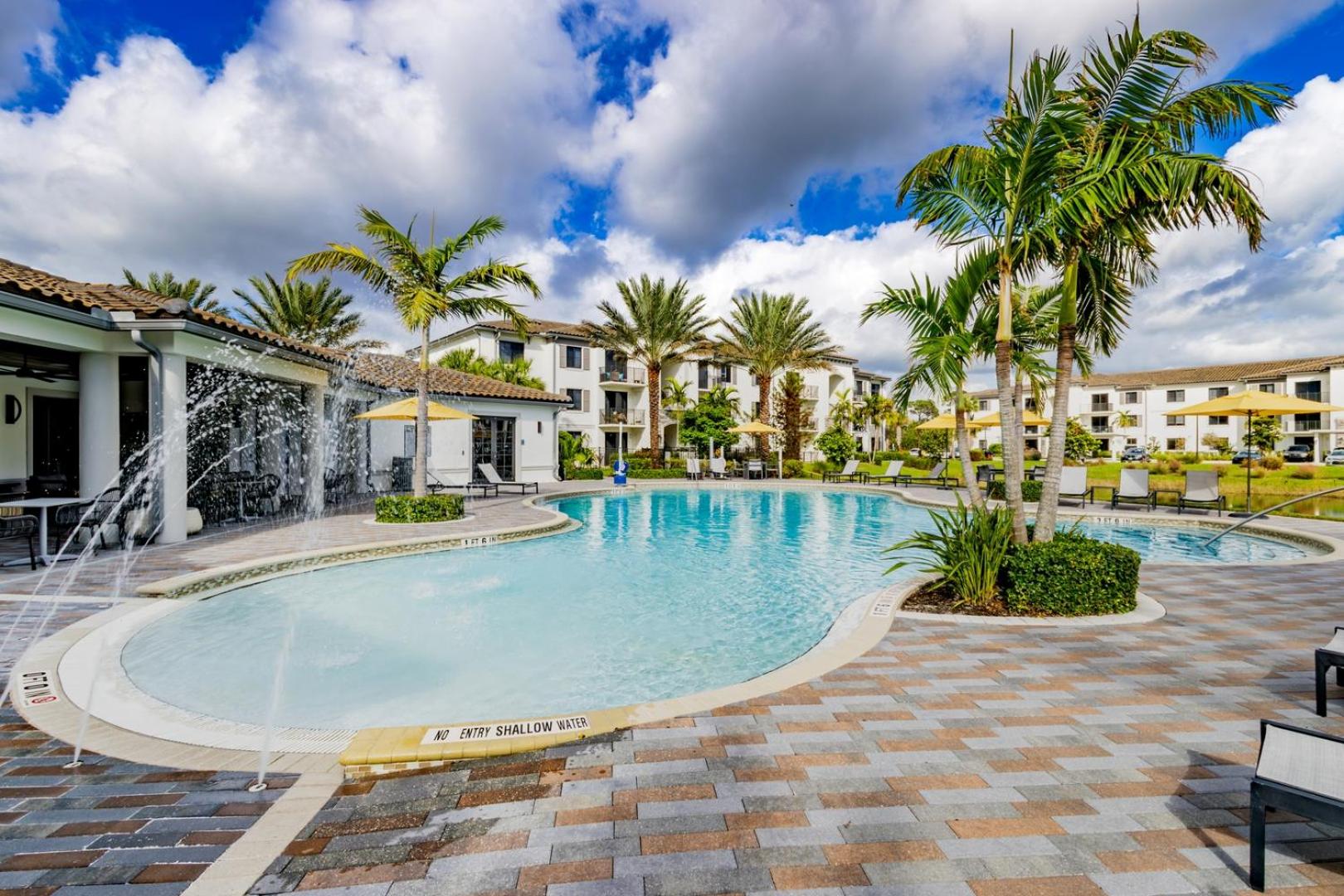 Fort Myers 1BR Condo | Pool + Gym + BBQ