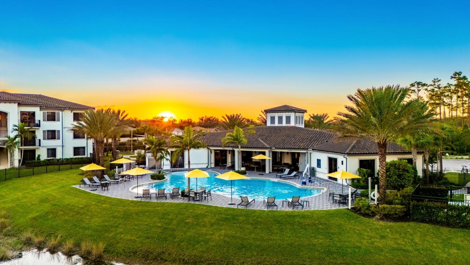 Fort Myers 1BR Condo | Pool + Gym + BBQ