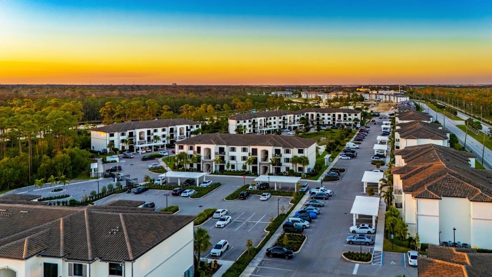 Fort Myers 1BR Condo | Pool + Gym + BBQ