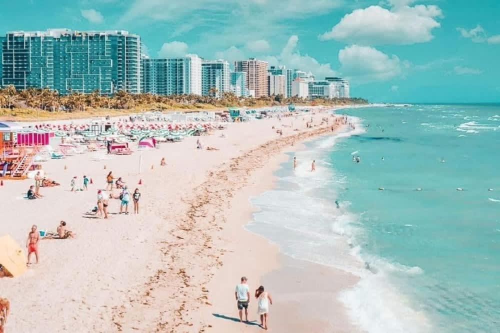 2BR Beach Apartment in Prime Miami Location