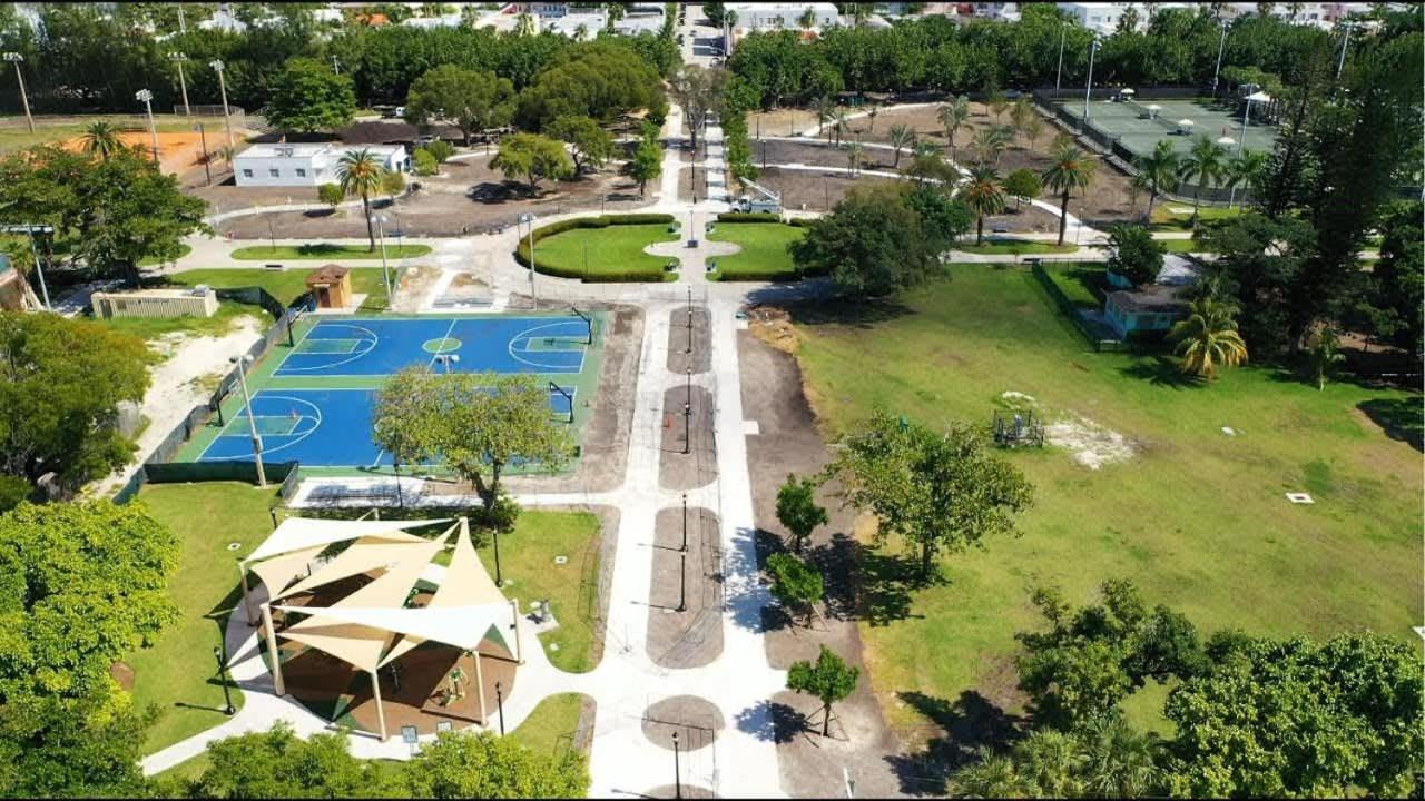 2BR Beach Apartment in Prime Miami Location