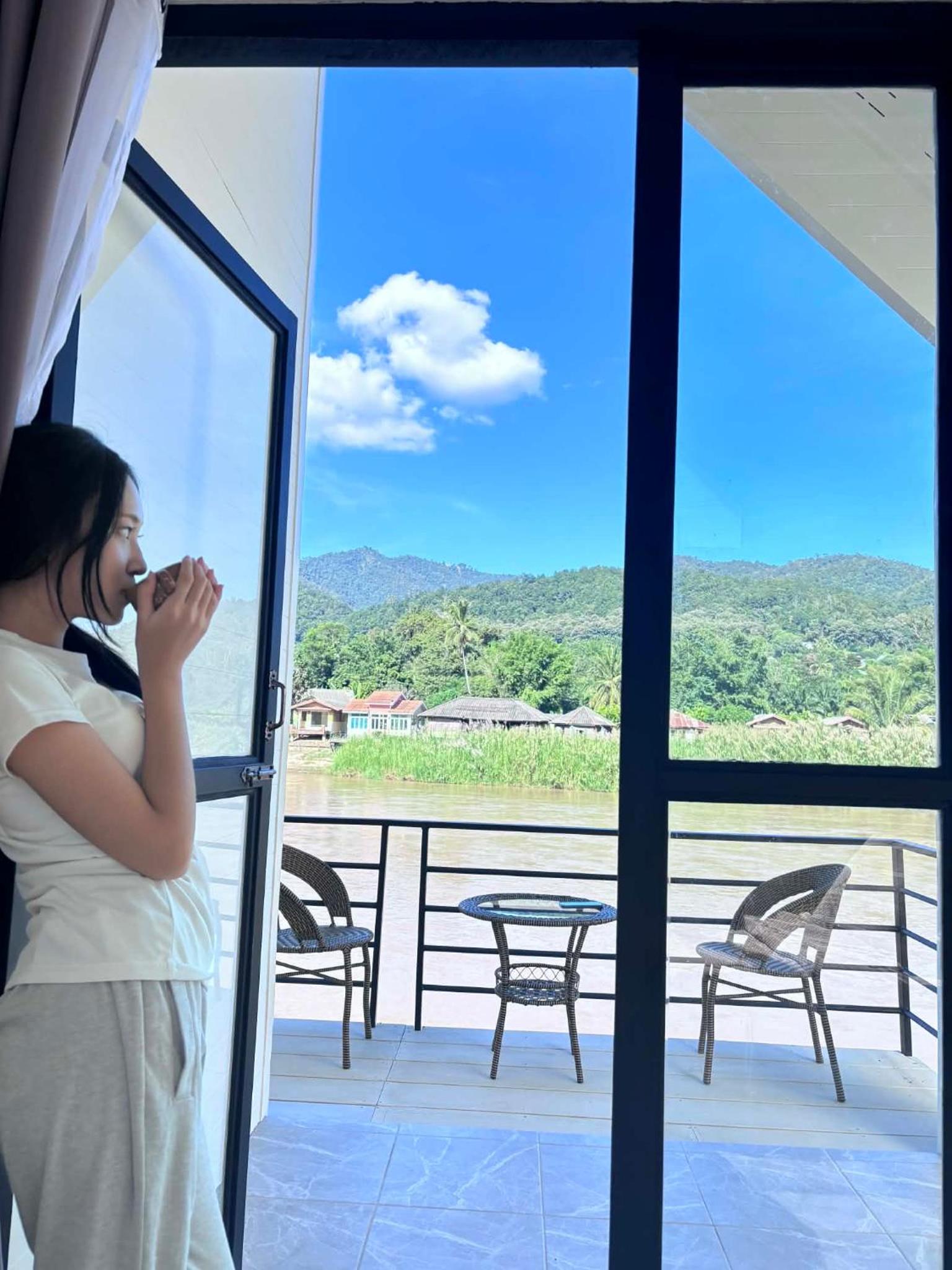 ณิชาวิลล่า ริเวอร์ฟร้อนท์ บ้านท่าตอน Nicha Villa Riverfront BanThaton