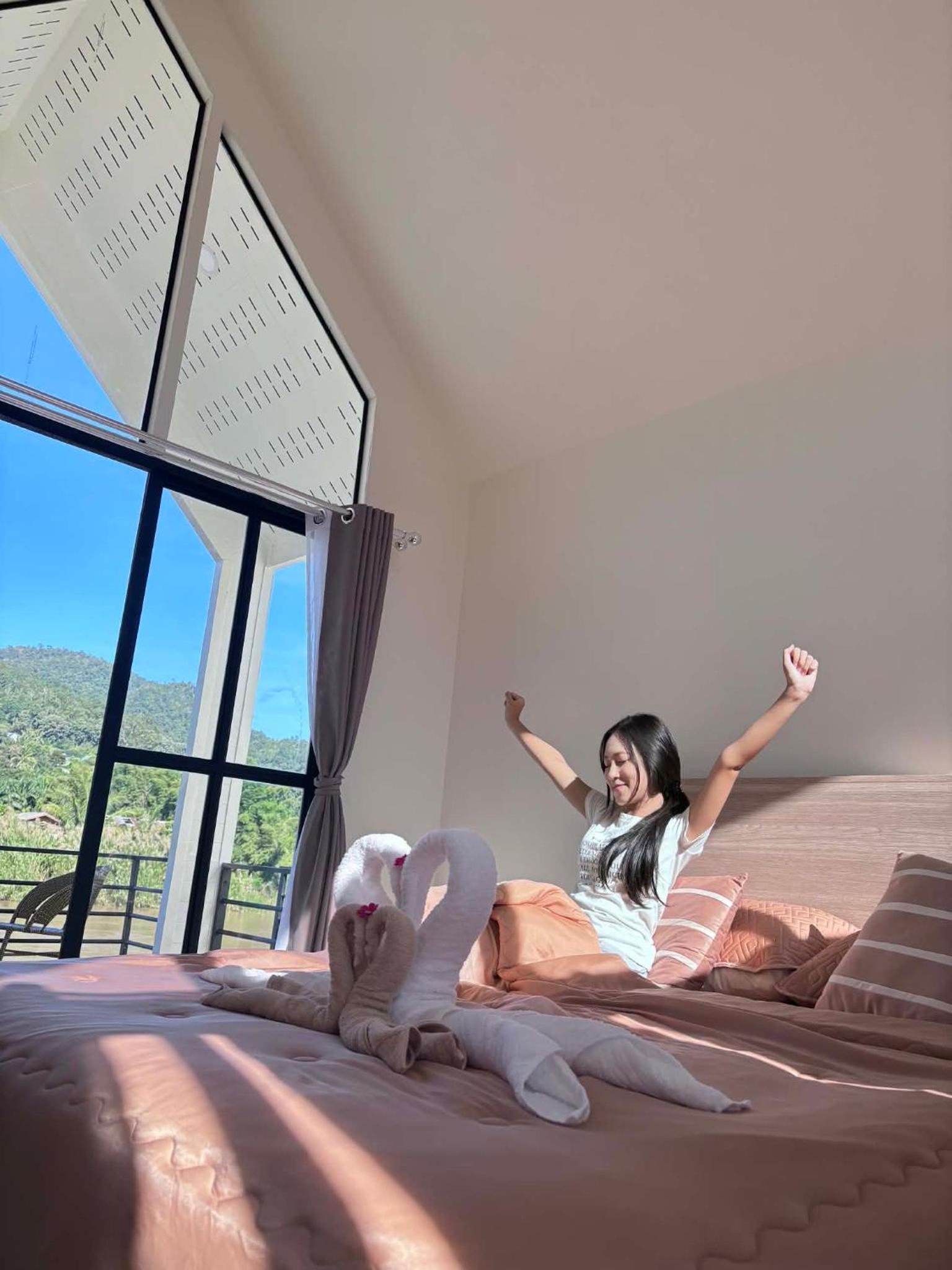 ณิชาวิลล่า ริเวอร์ฟร้อนท์ บ้านท่าตอน Nicha Villa Riverfront BanThaton