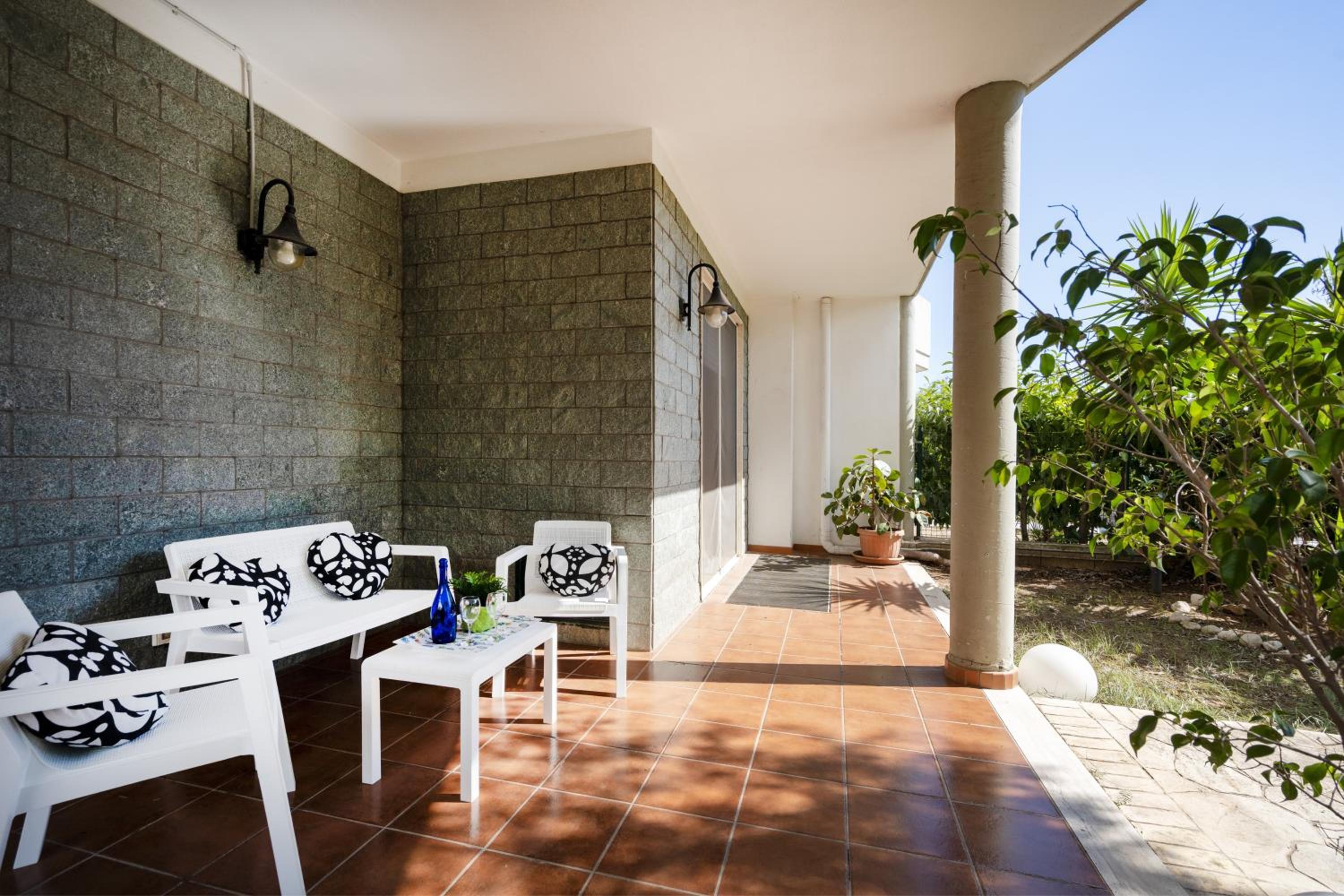 Elisa's - Villa with Garden