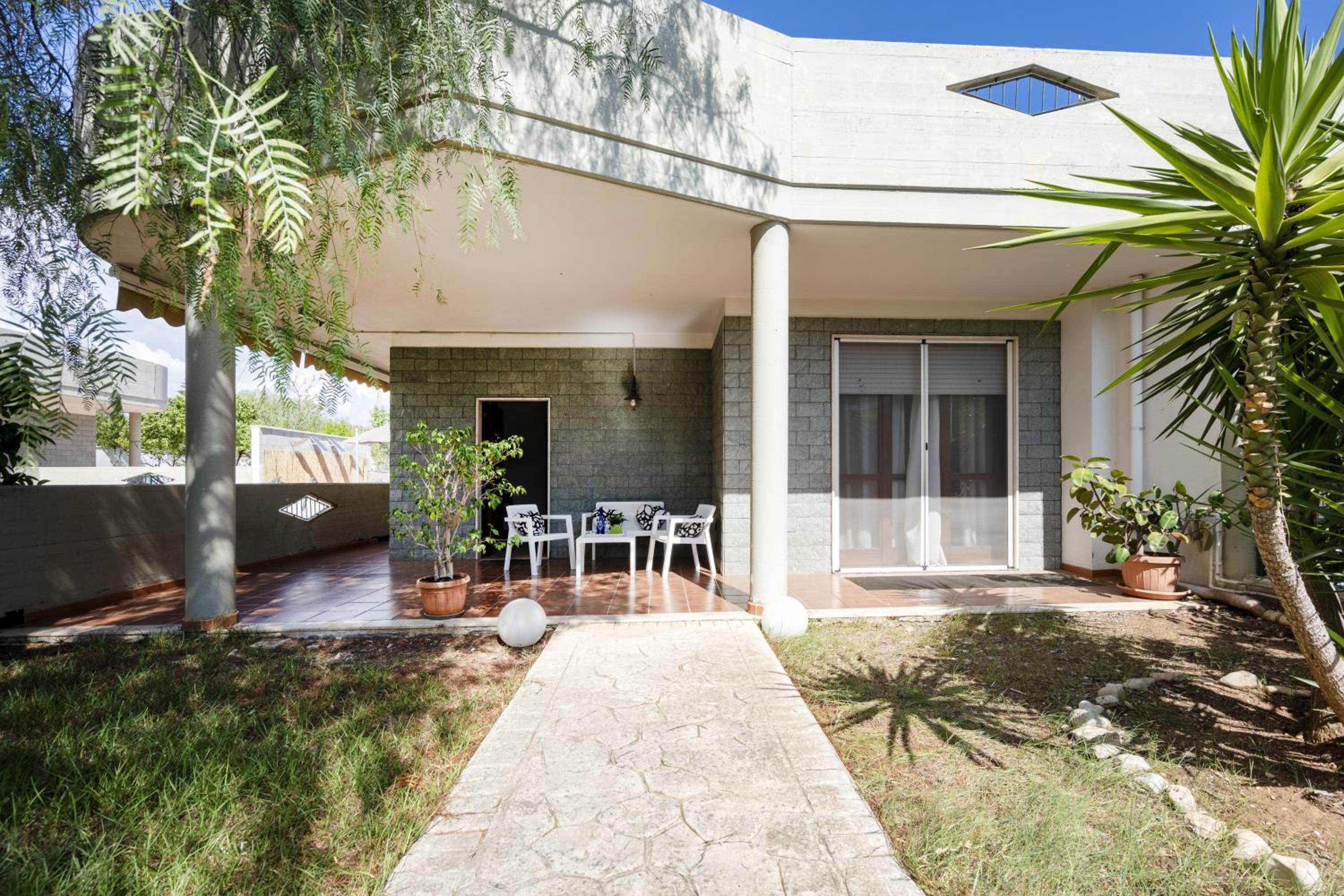 Elisa's - Villa with Garden