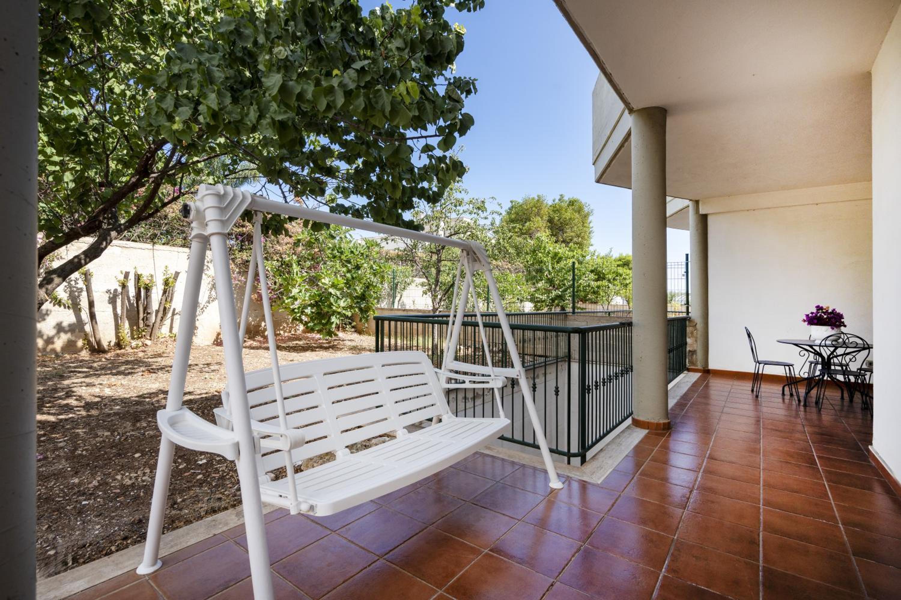 Elisa's - Villa with Garden