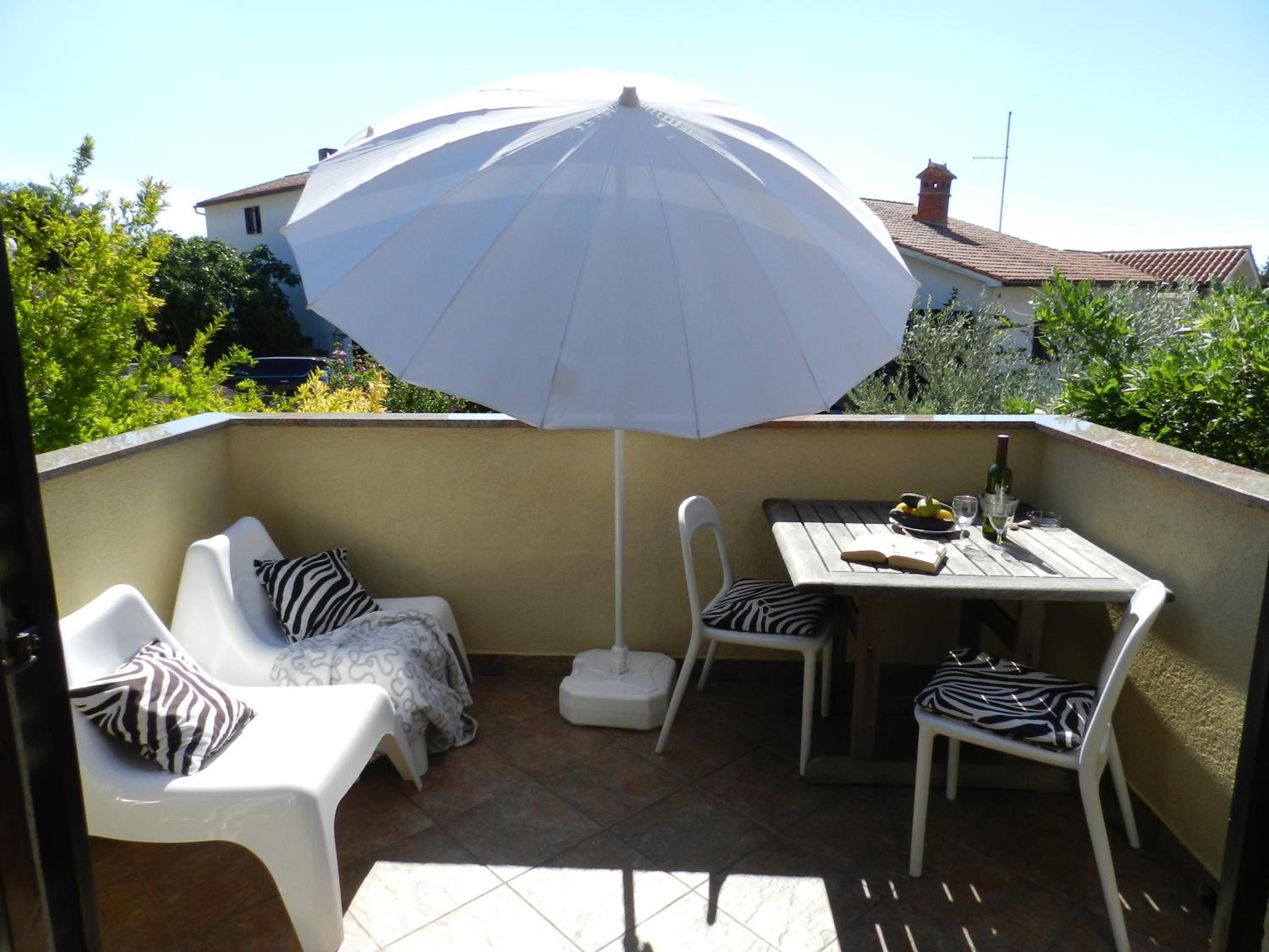 Apartments Lodra view 3