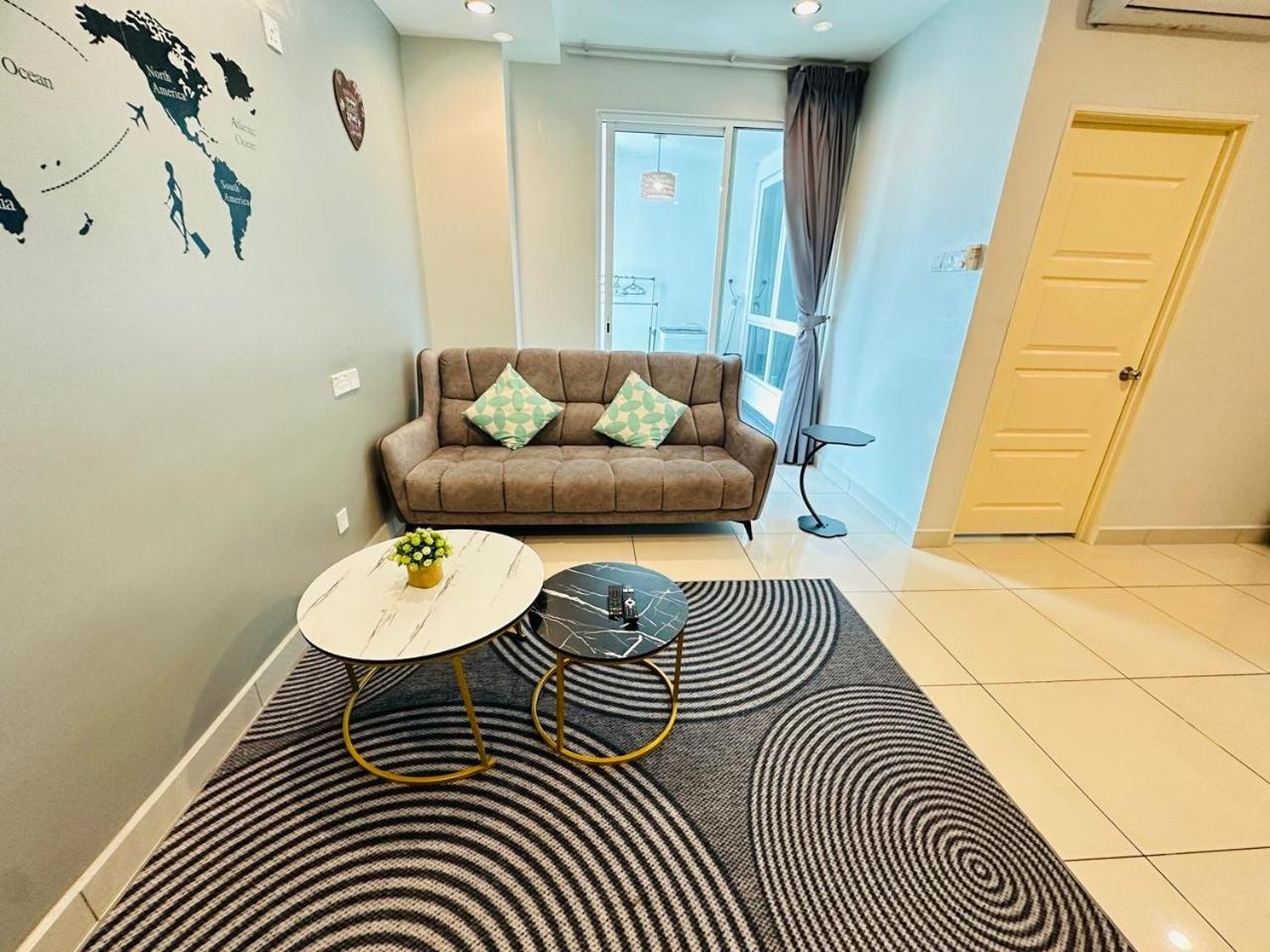 High-Floor Seaview Modern Suite 2BR Condo Next to Gurney & Georgetown Mansion one 26
