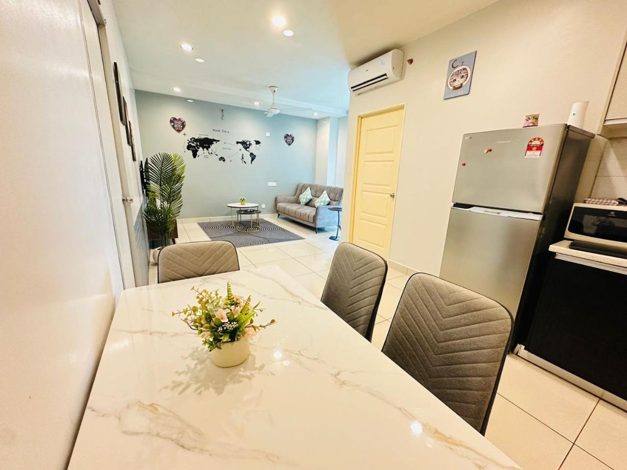 High-Floor Seaview Modern Suite 2BR Condo Next to Gurney & Georgetown Mansion one 26