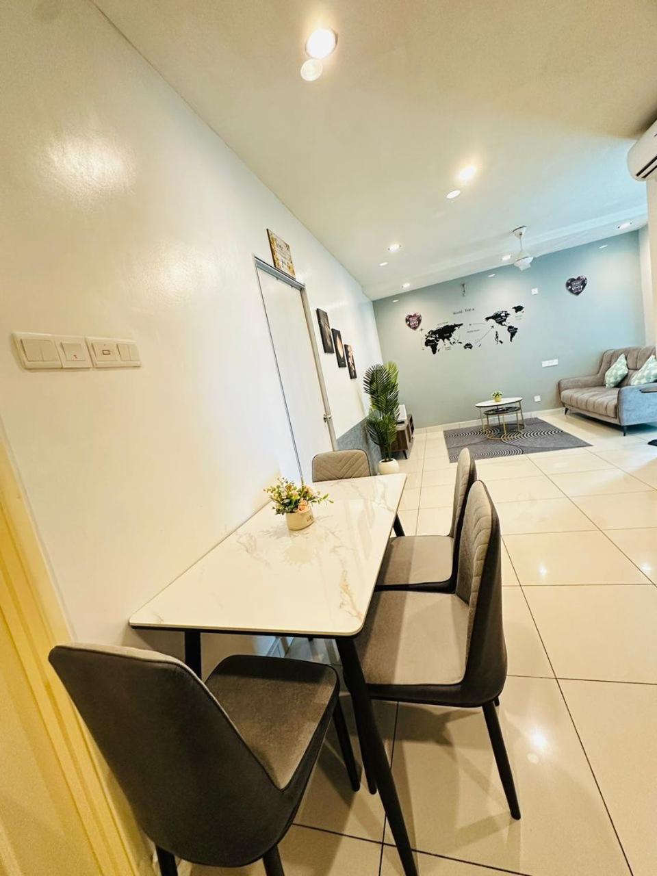 High-Floor Seaview Modern Suite 2BR Condo Next to Gurney & Georgetown Mansion one 26