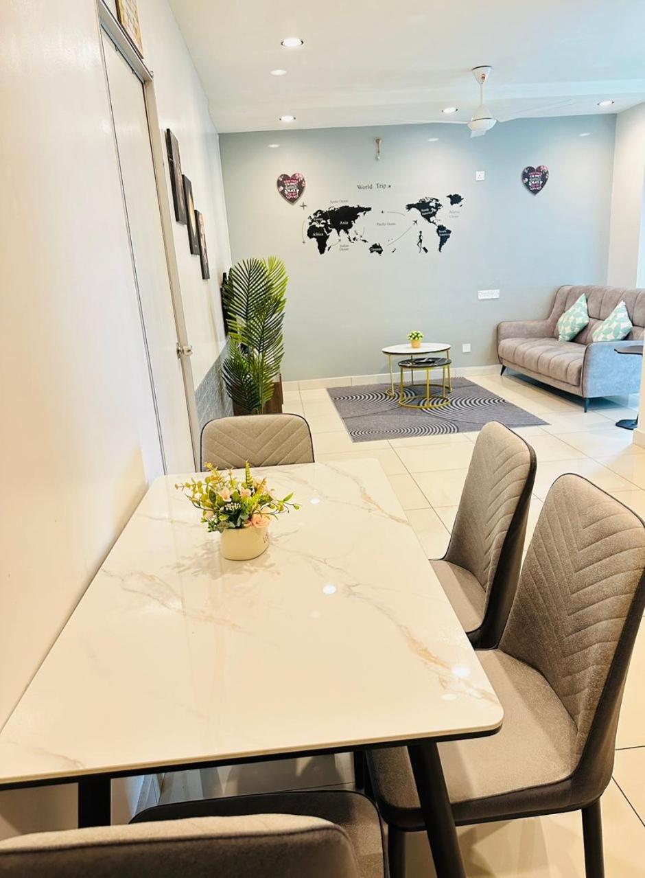 High-Floor Seaview Modern Suite 2BR Condo Next to Gurney & Georgetown Mansion one 26