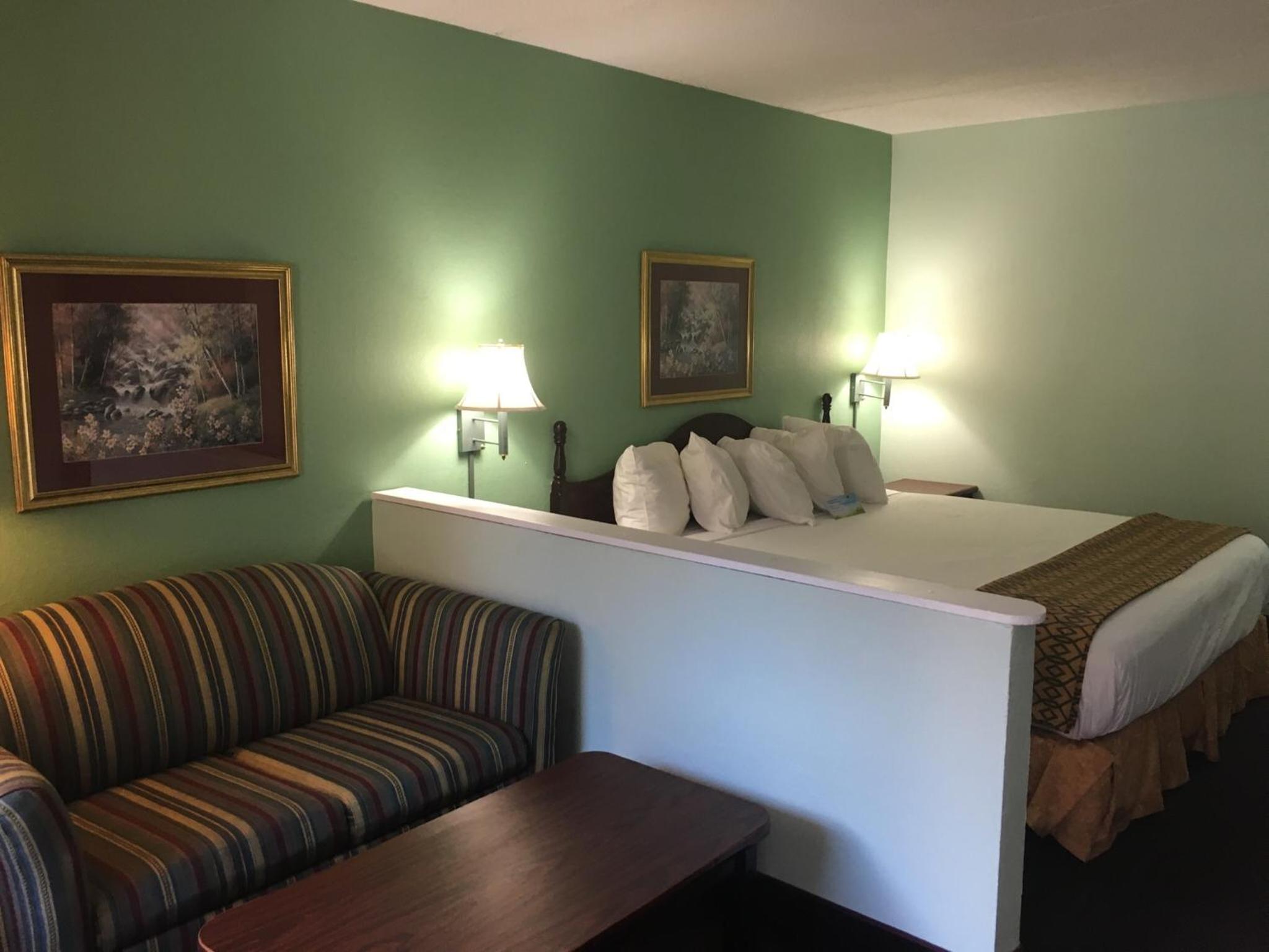 Days Inn by Wyndham Lavonia