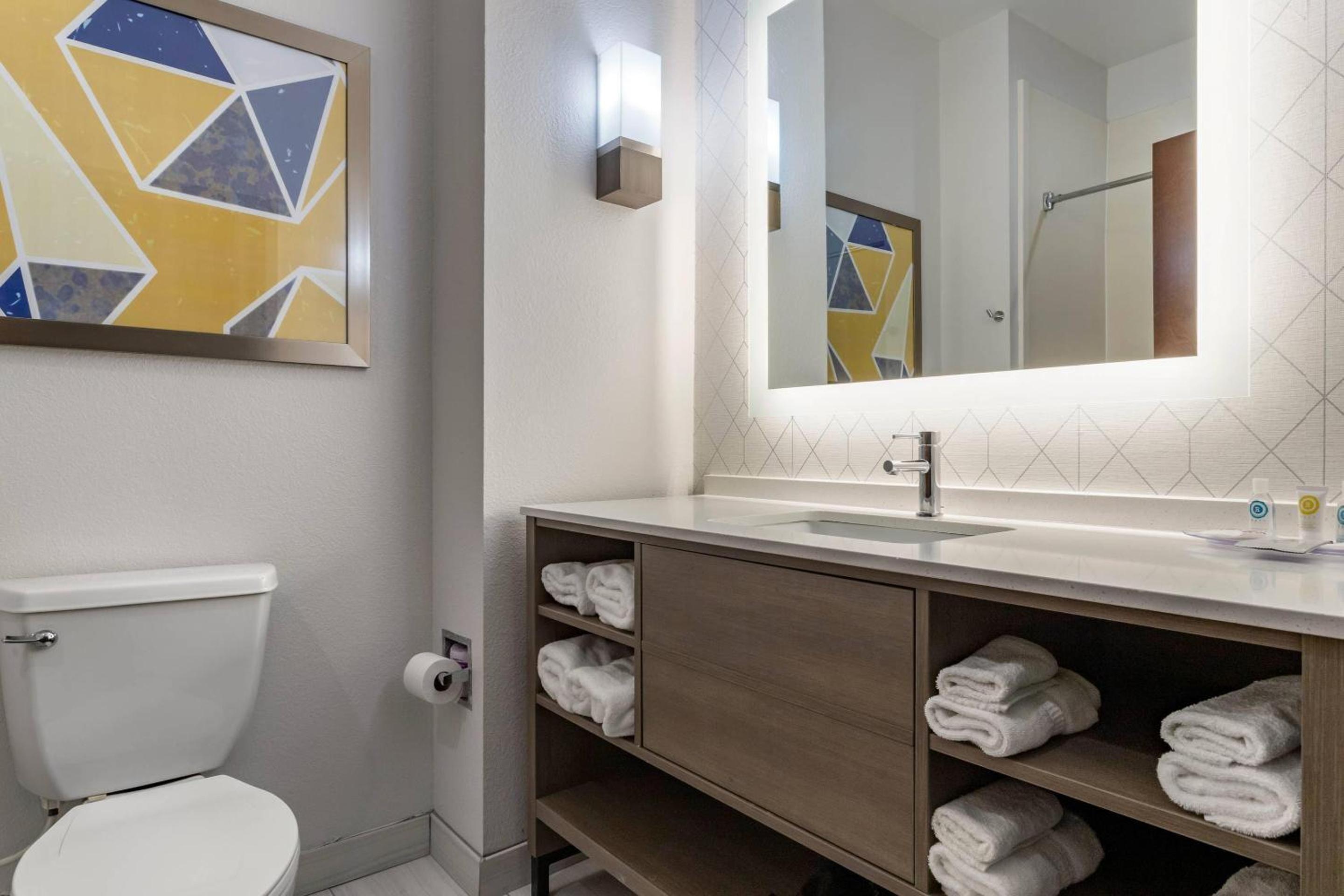 Comfort Inn & Suites Orlando Sanford Airport