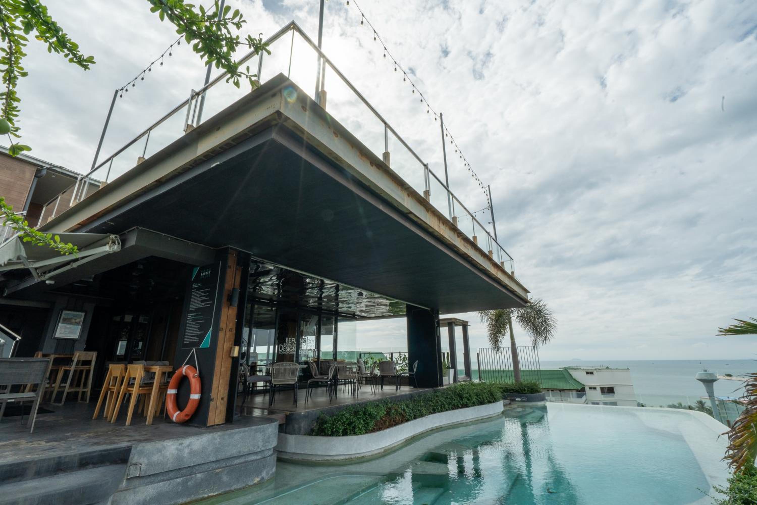 Seaphere Residence by Prop Hopper