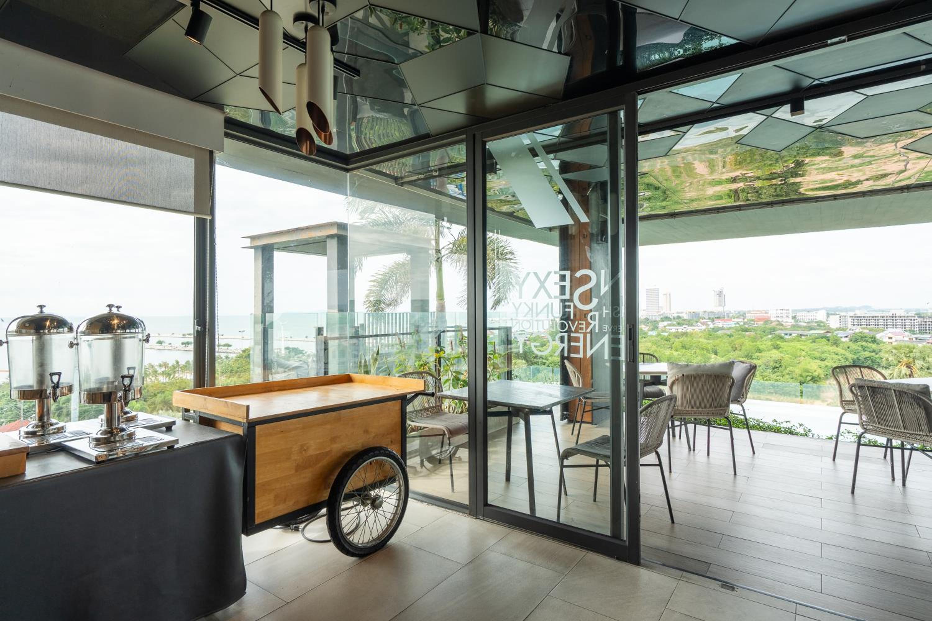 Seaphere Residence by Prop Hopper