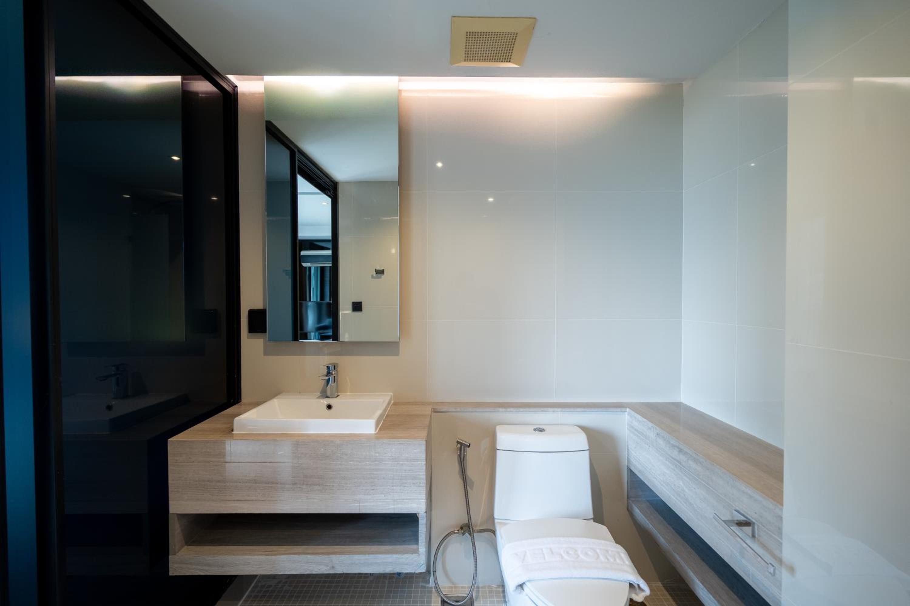 Seaphere Residence by Prop Hopper
