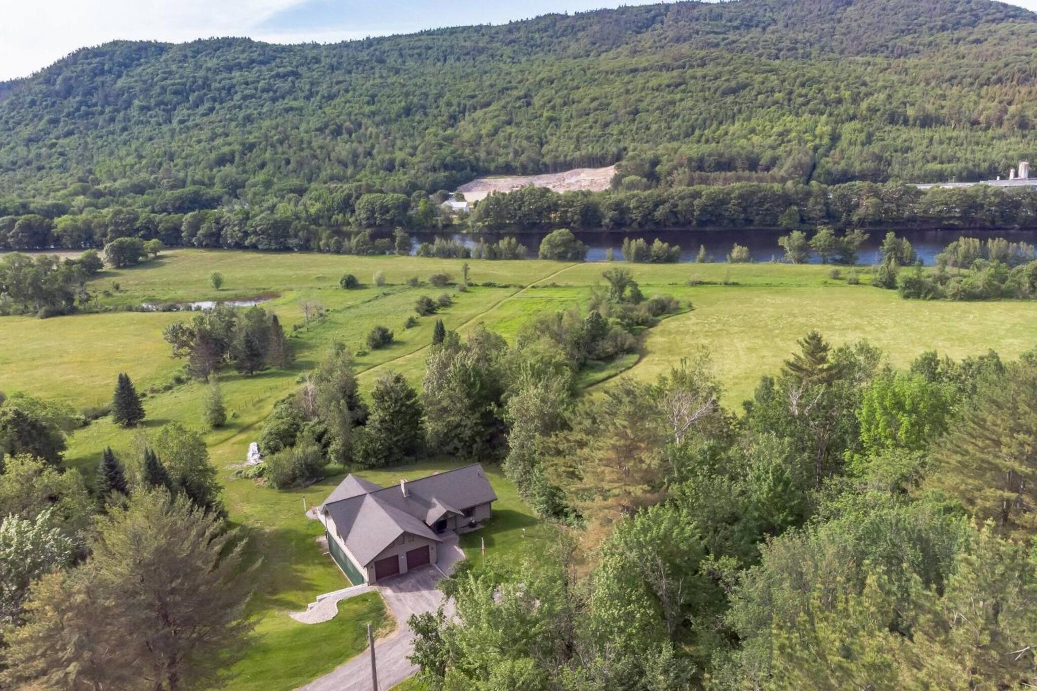 Mountain Retreat with River Views Near Sunday River and Year-Round Adventure