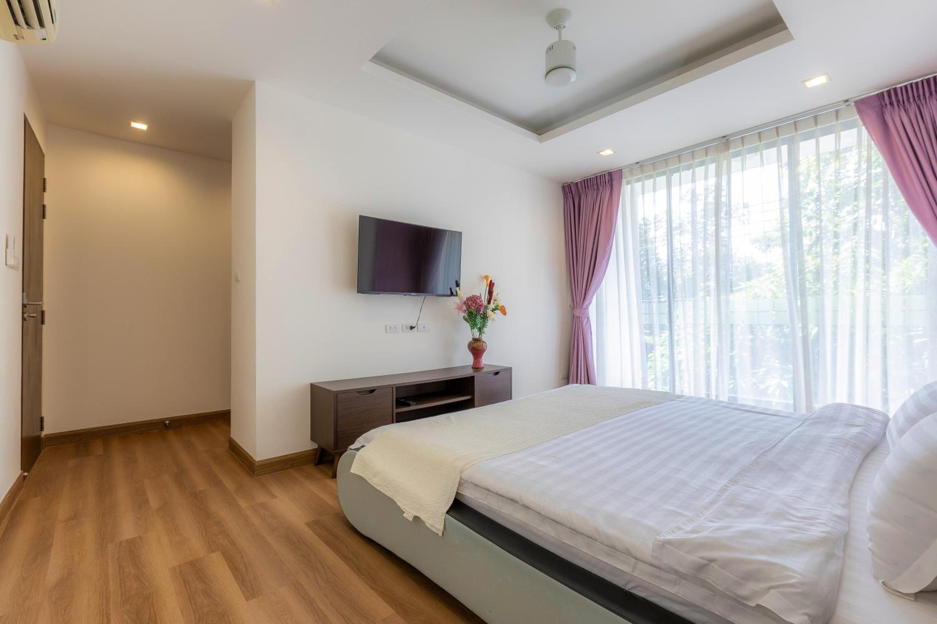 Laguna Parkside by Triple8 Asia