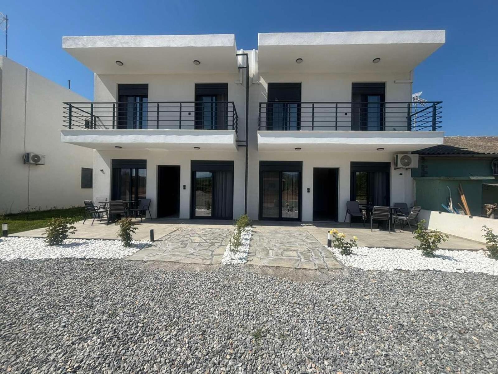 Ariadne Stay Complex by Horizon Homes